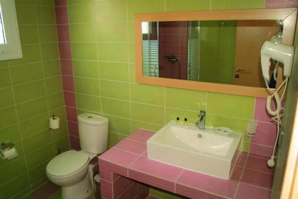 Bathroom in Maranton Beach Hotel