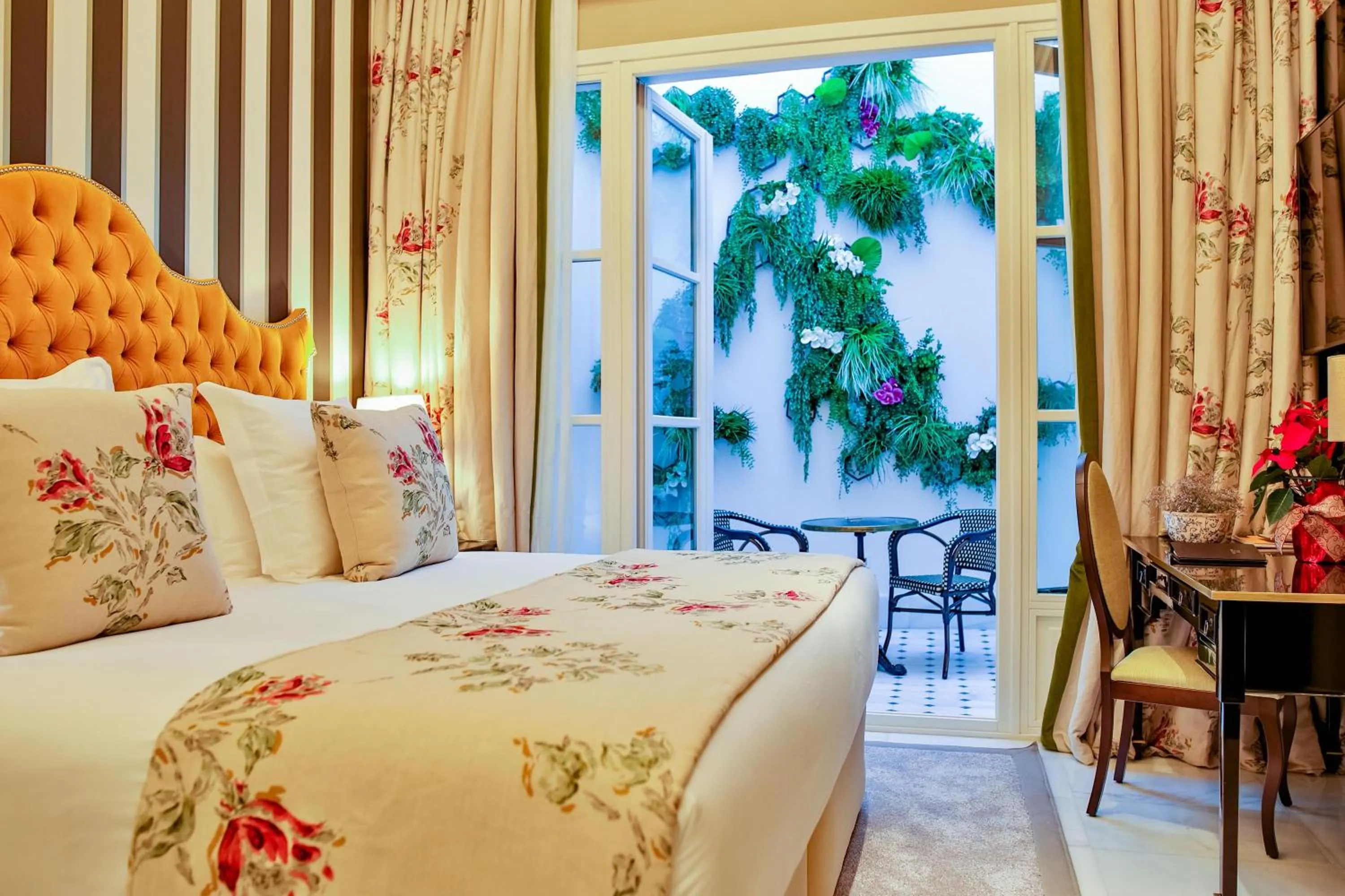 Bedroom, Bed in Hotel Casa Palacio María Luisa