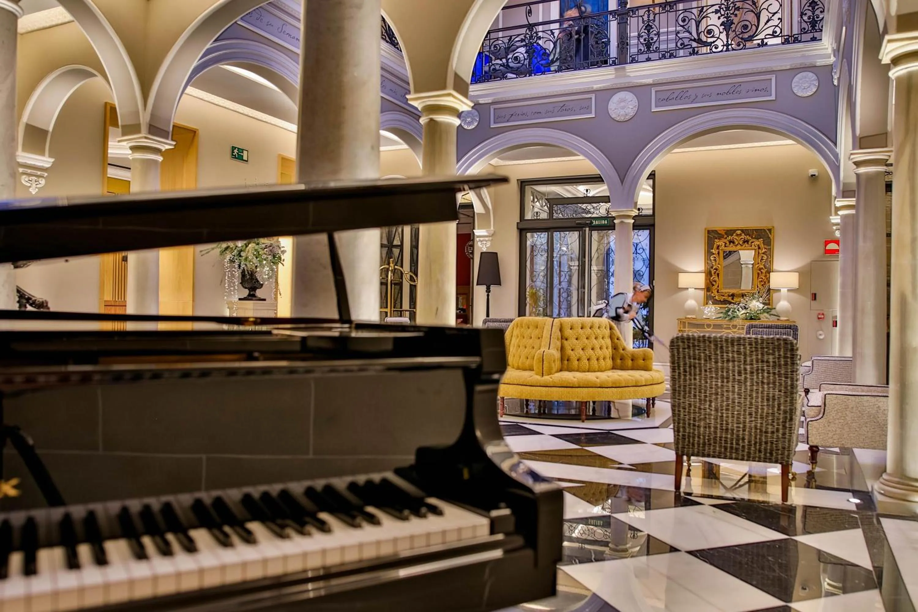 Entertainment in Hotel Casa Palacio María Luisa