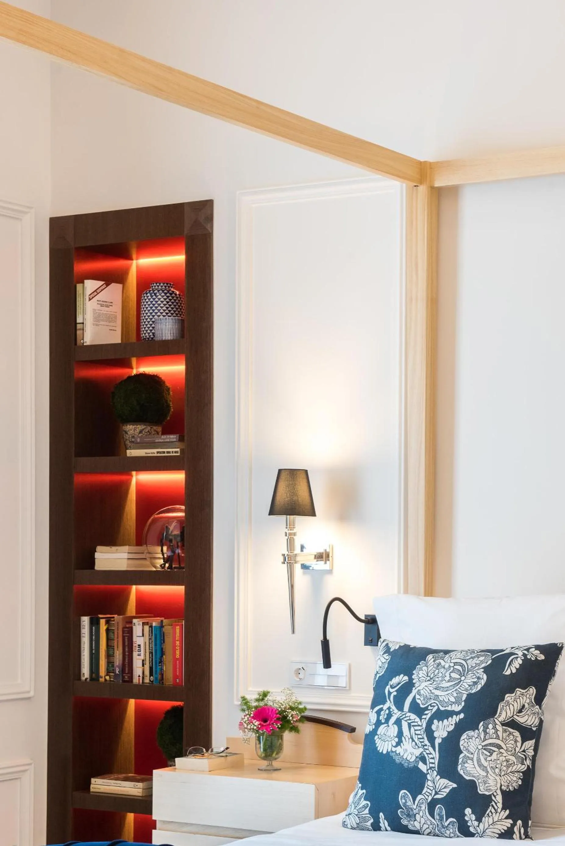 Decorative detail, Bed in Hotel Casa Palacio María Luisa