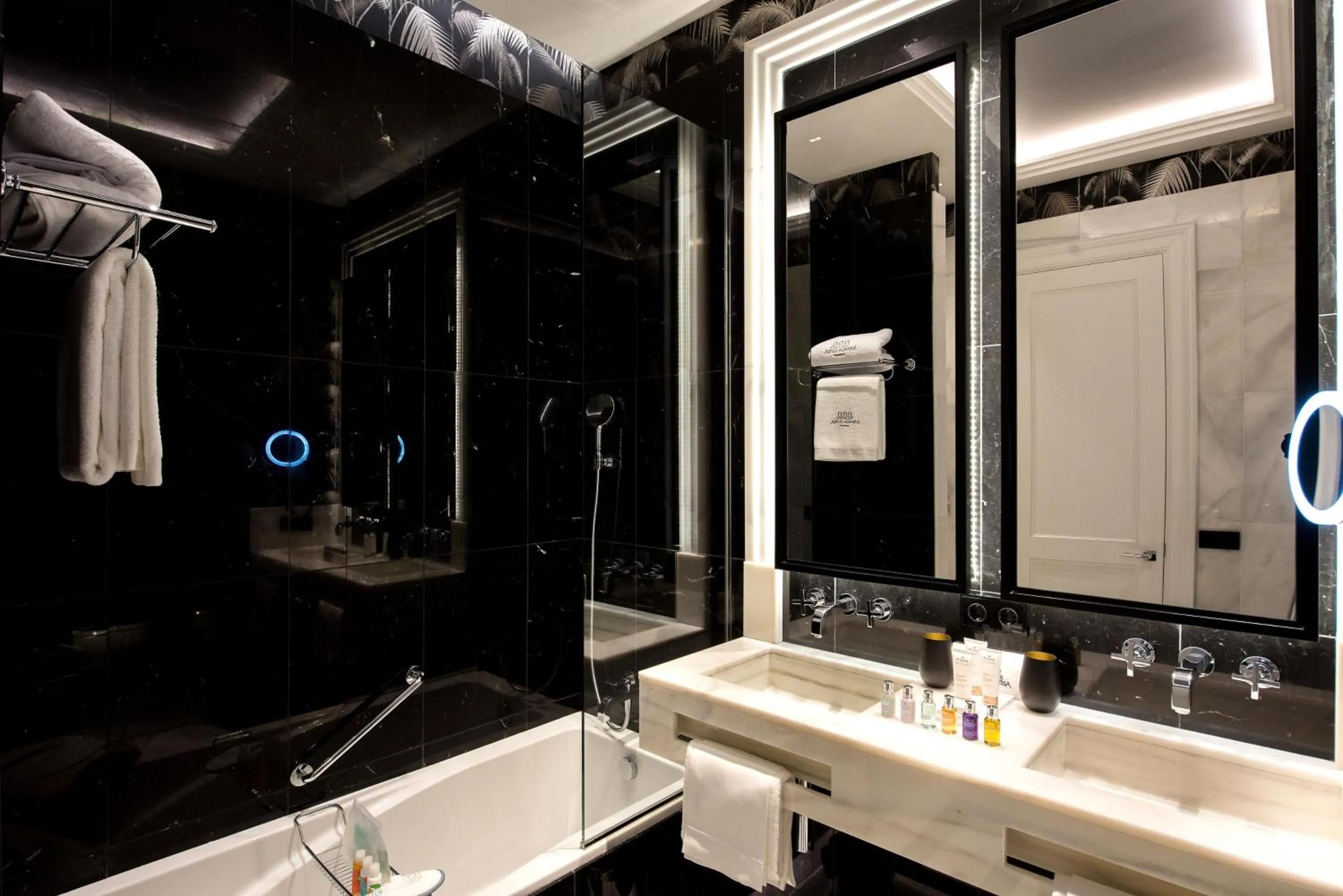 Bathroom in Hotel Casa Palacio María Luisa