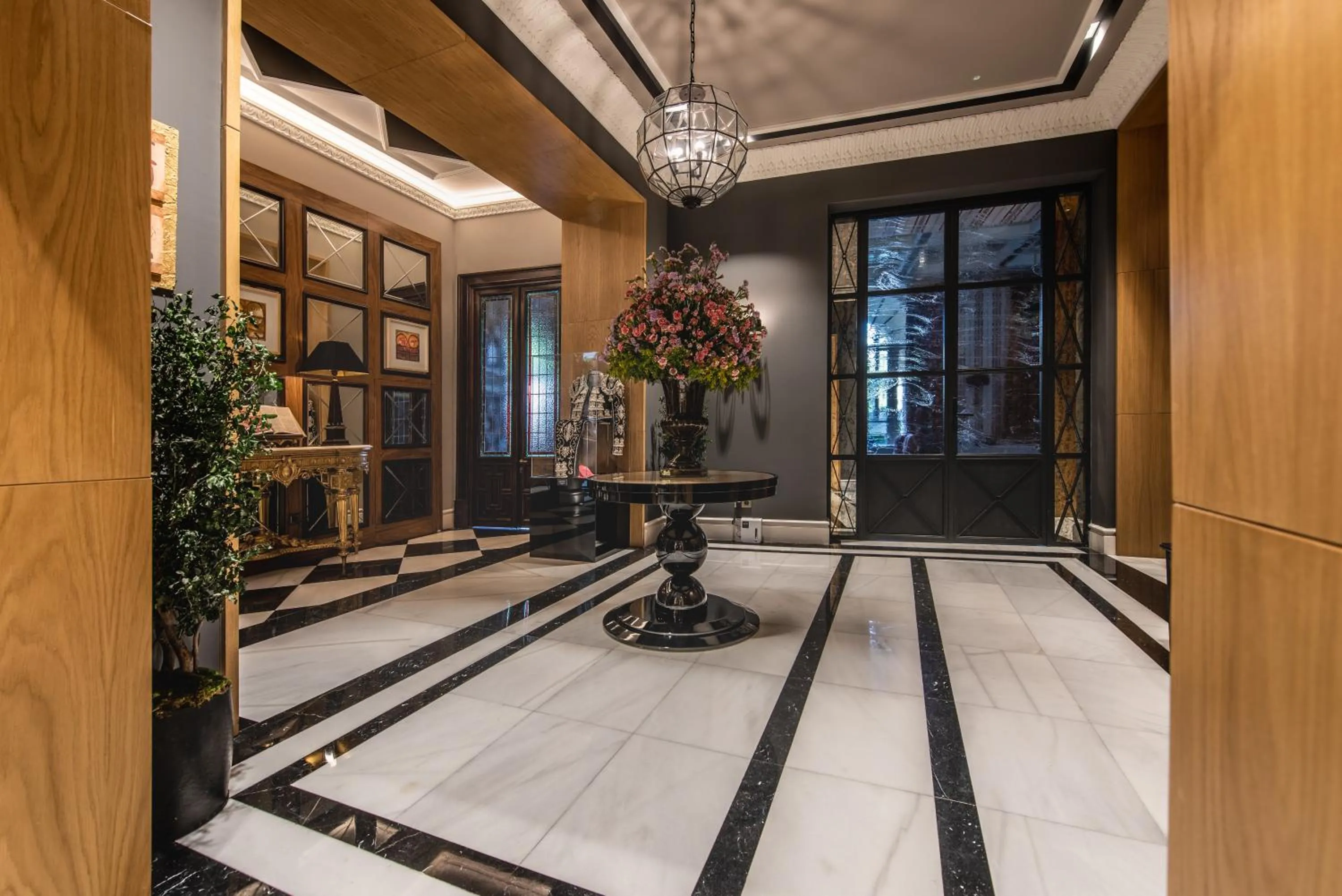 Lobby or reception in Hotel Casa Palacio María Luisa