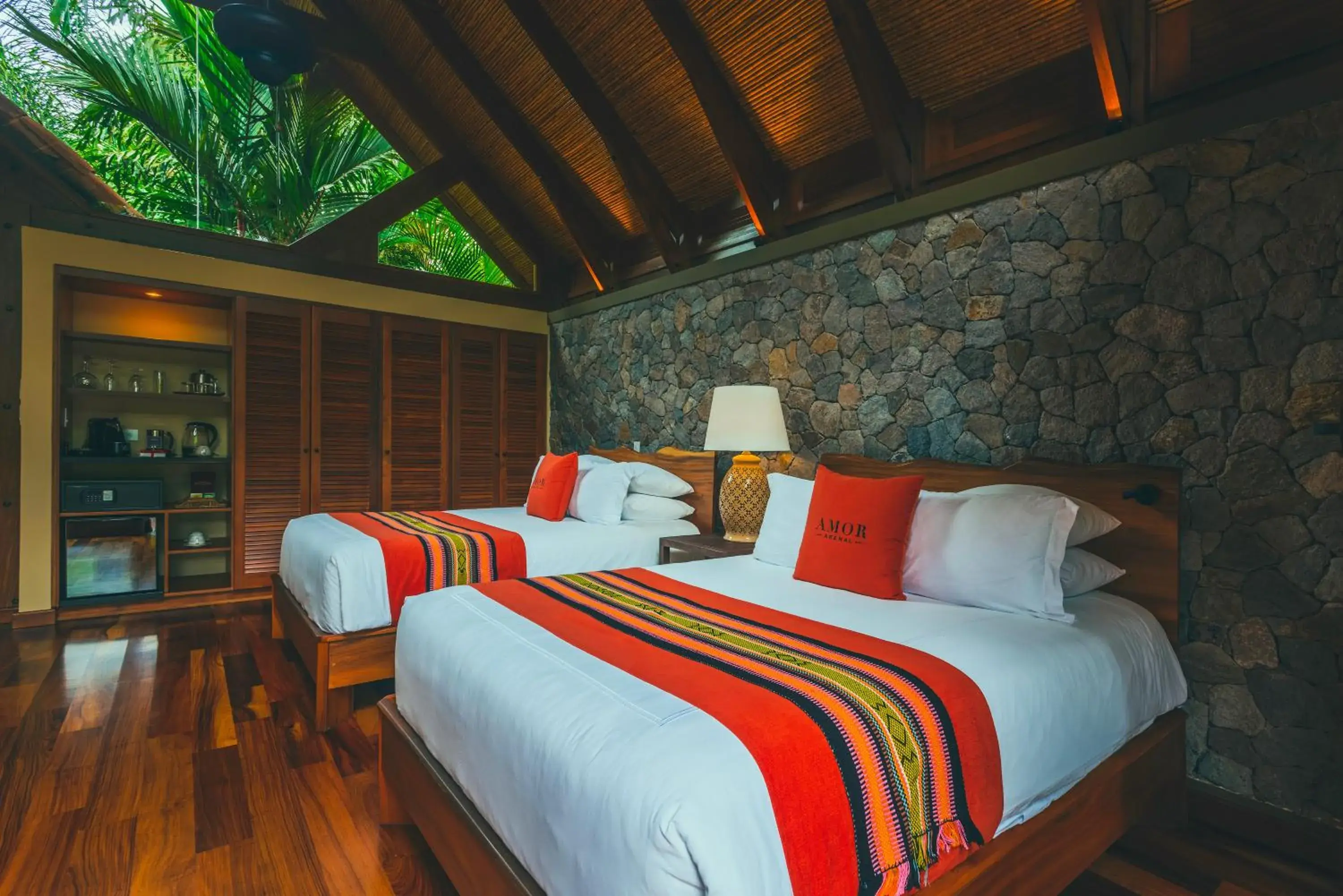 Canyon Casita Queen in Amor Arenal Adults Friendly Canyon Casita Queen in Amor Arenal Adults Friendly