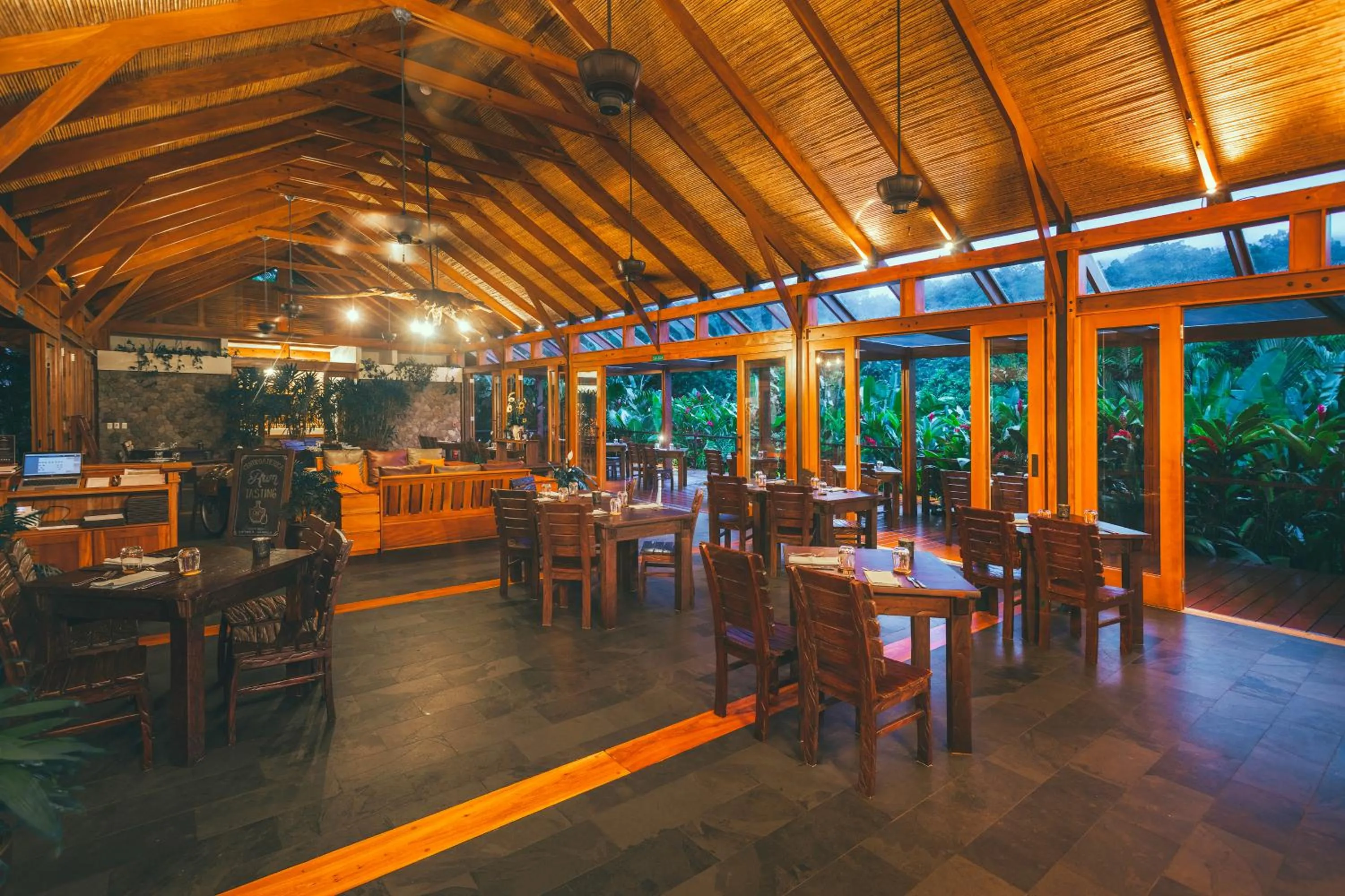 Restaurant/places to eat in Amor Arenal Adults Friendly