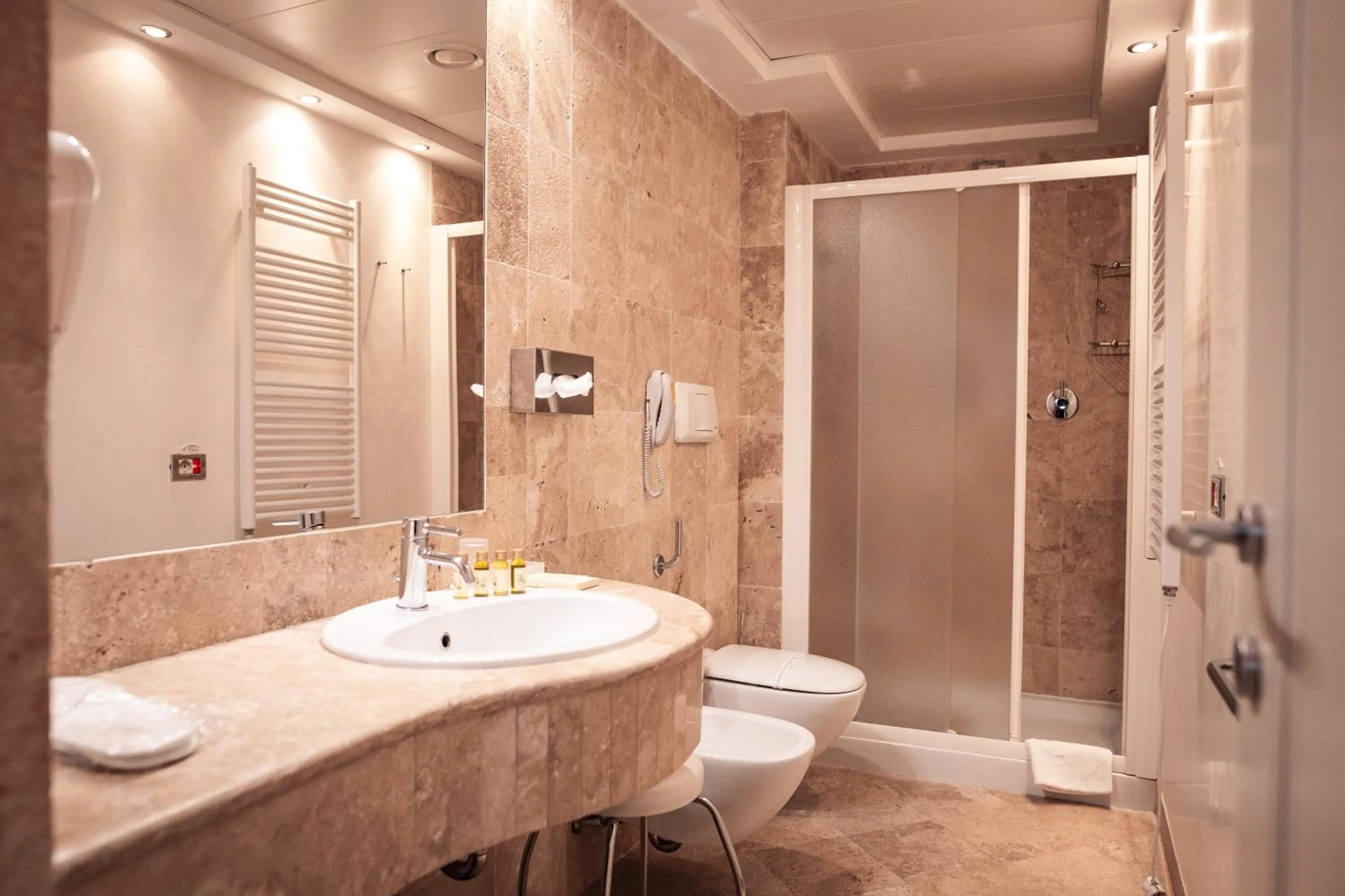 Bathroom in River Palace Hotel