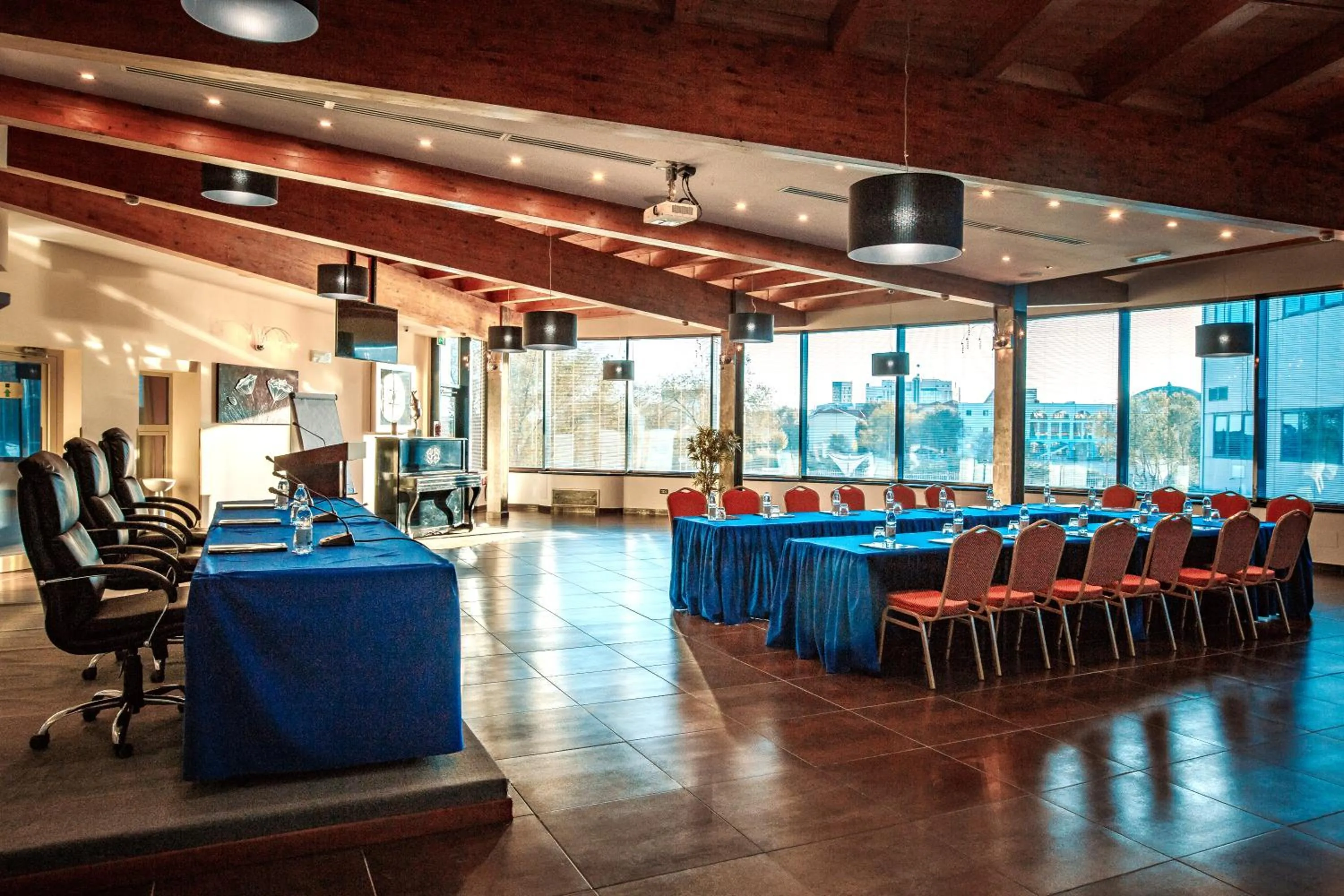 Business facilities in River Palace Hotel