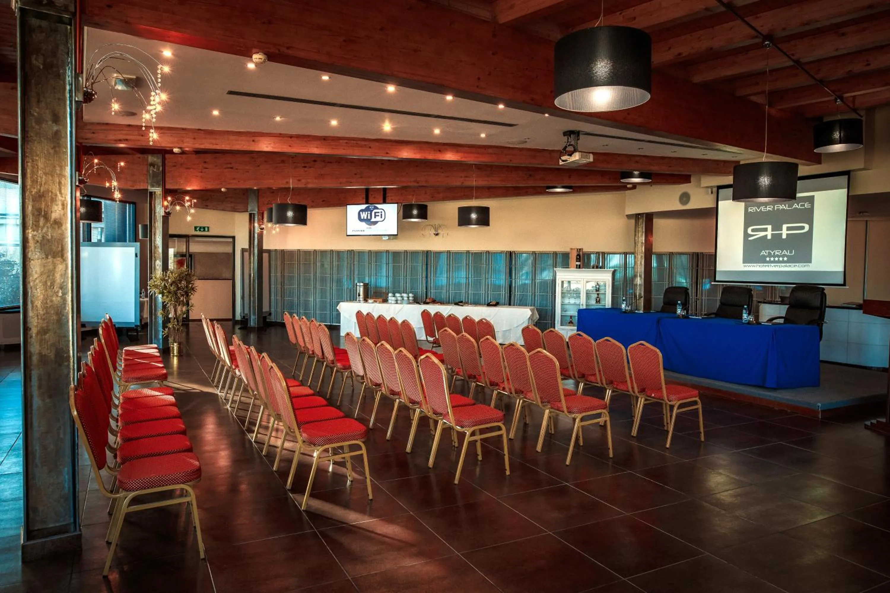 Business facilities in River Palace Hotel