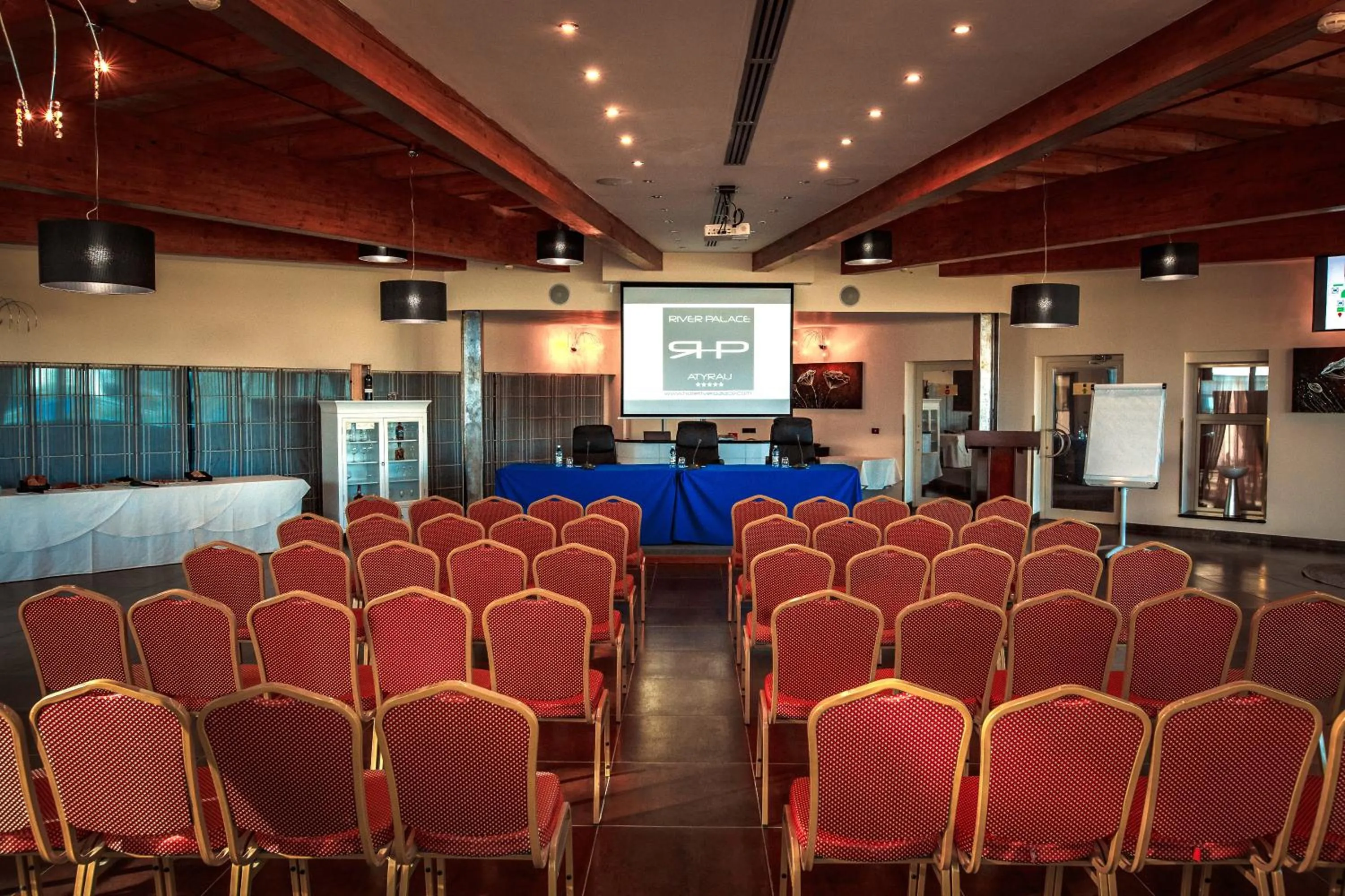 Business facilities in River Palace Hotel