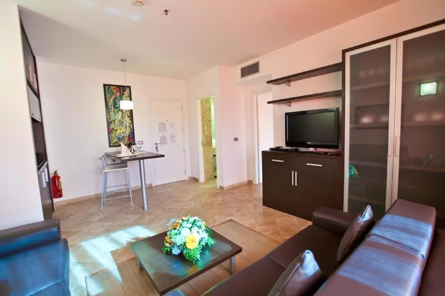 Living room in River Palace Hotel