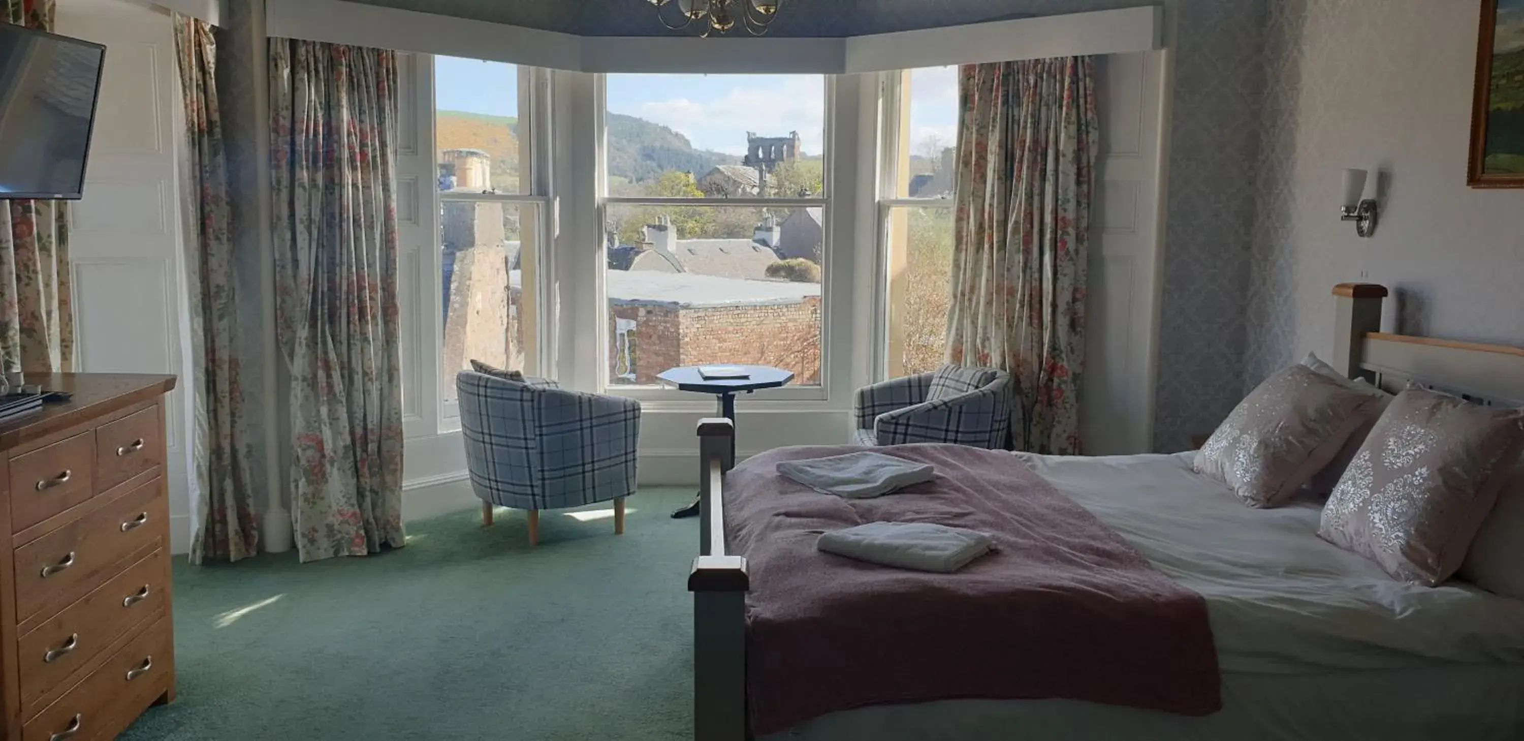 Deluxe Double Room with Bath in George and Abbotsford Deluxe Double Room with Bath in George and Abbotsford