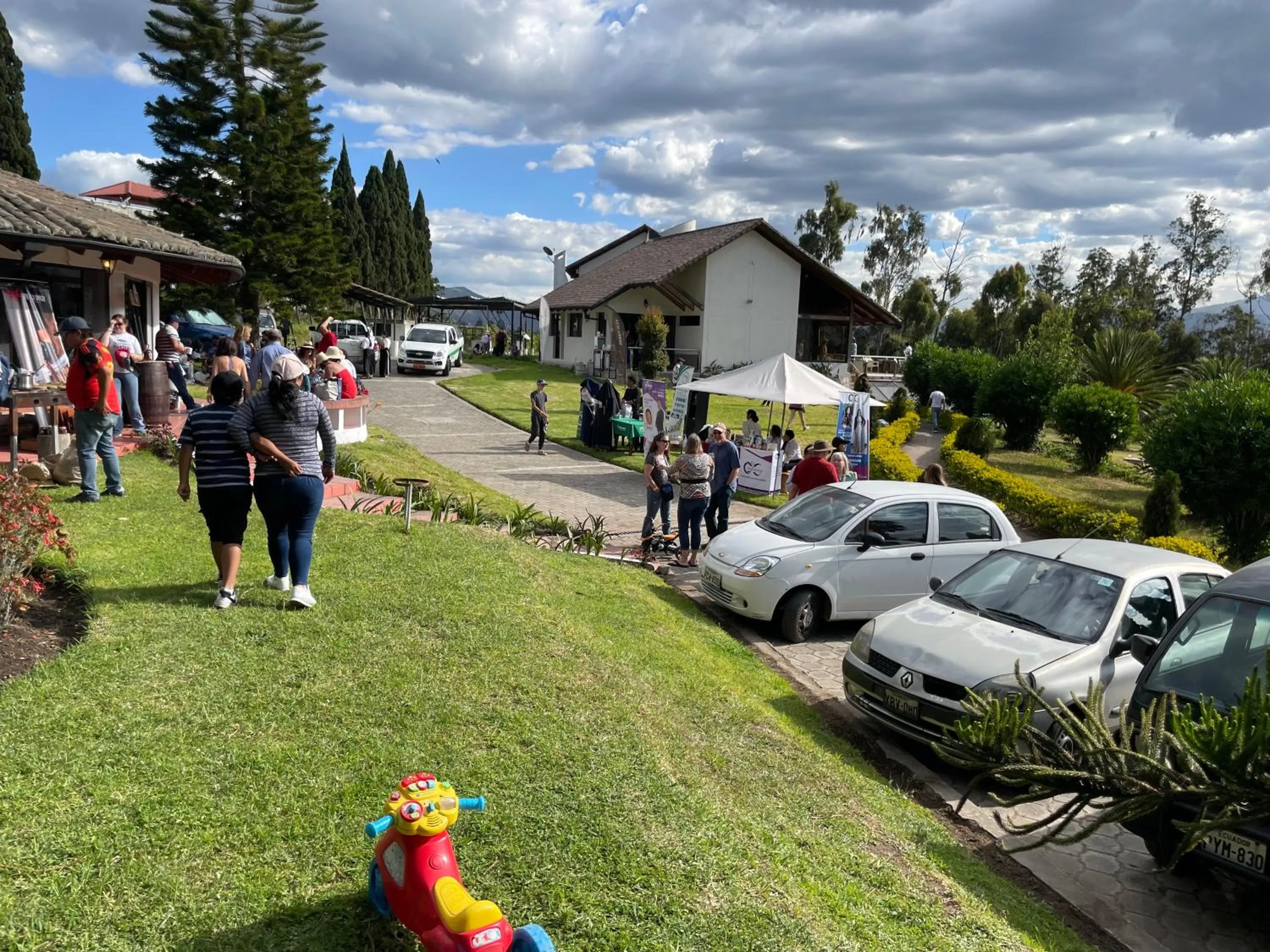 Quito Airport Suites Hotel