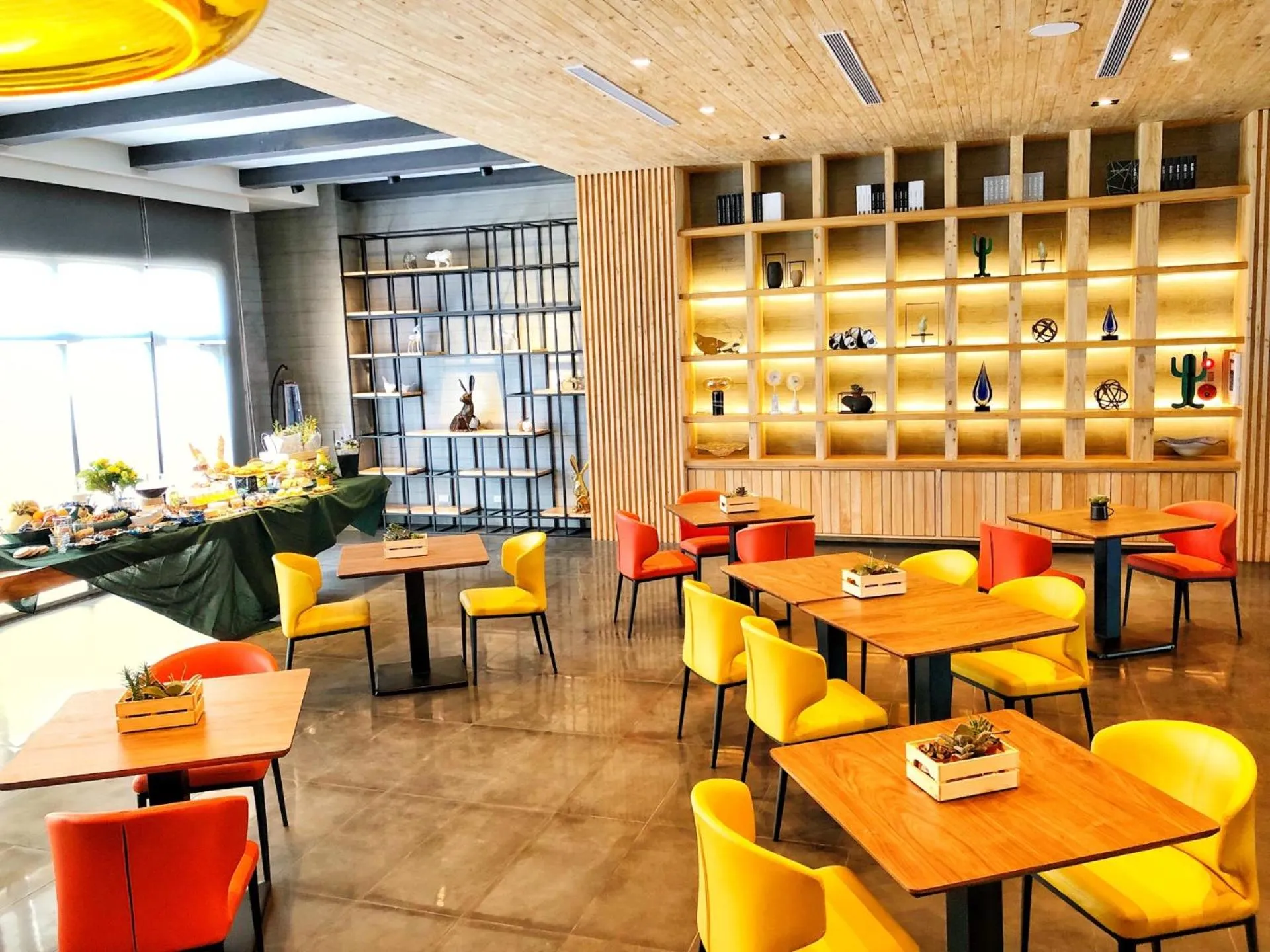 Lounge or bar in SkyeBay Club