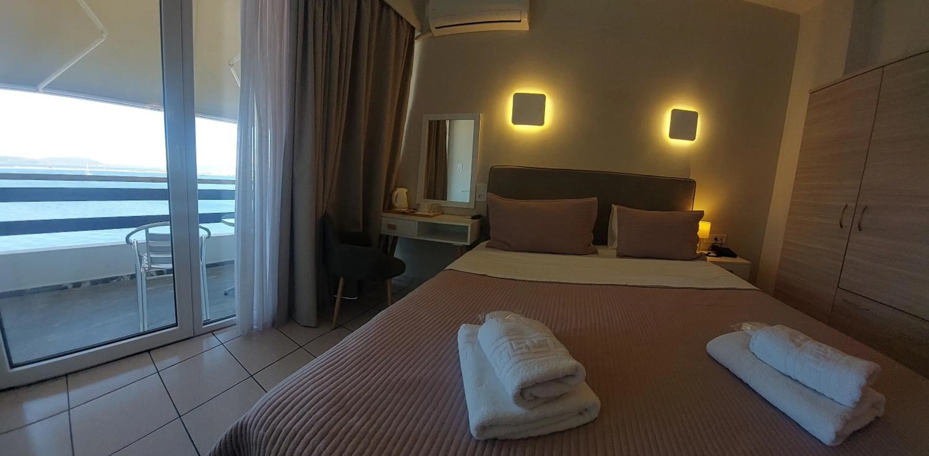 Bed in Hotel Avra