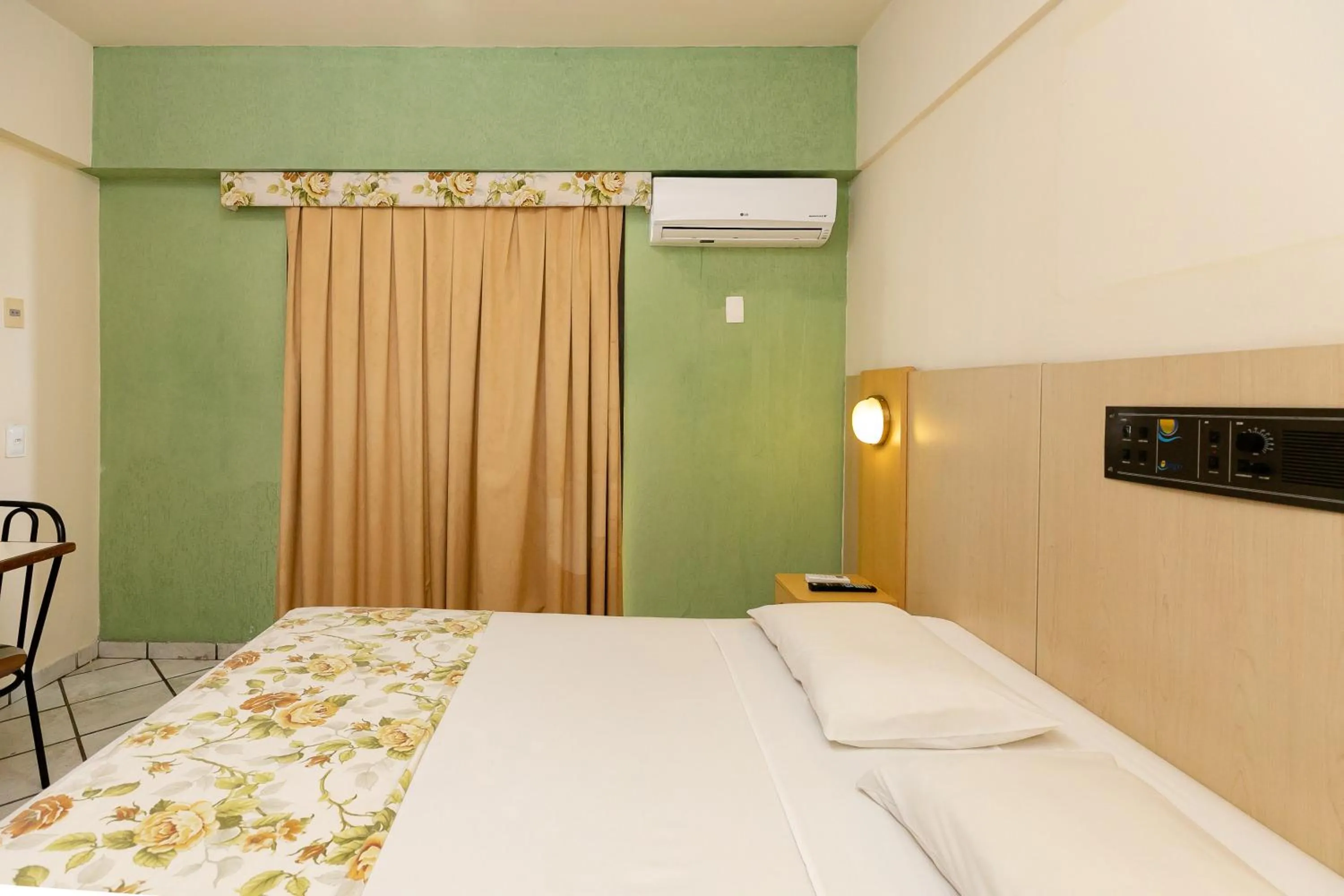 Bed in Yak Beach Hotel Ponta Negra