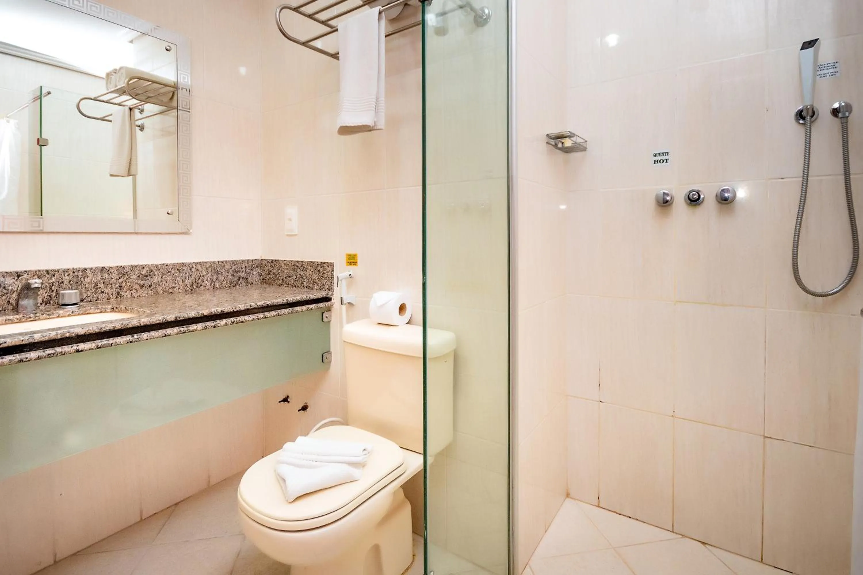 Toilet in Yak Beach Hotel Ponta Negra