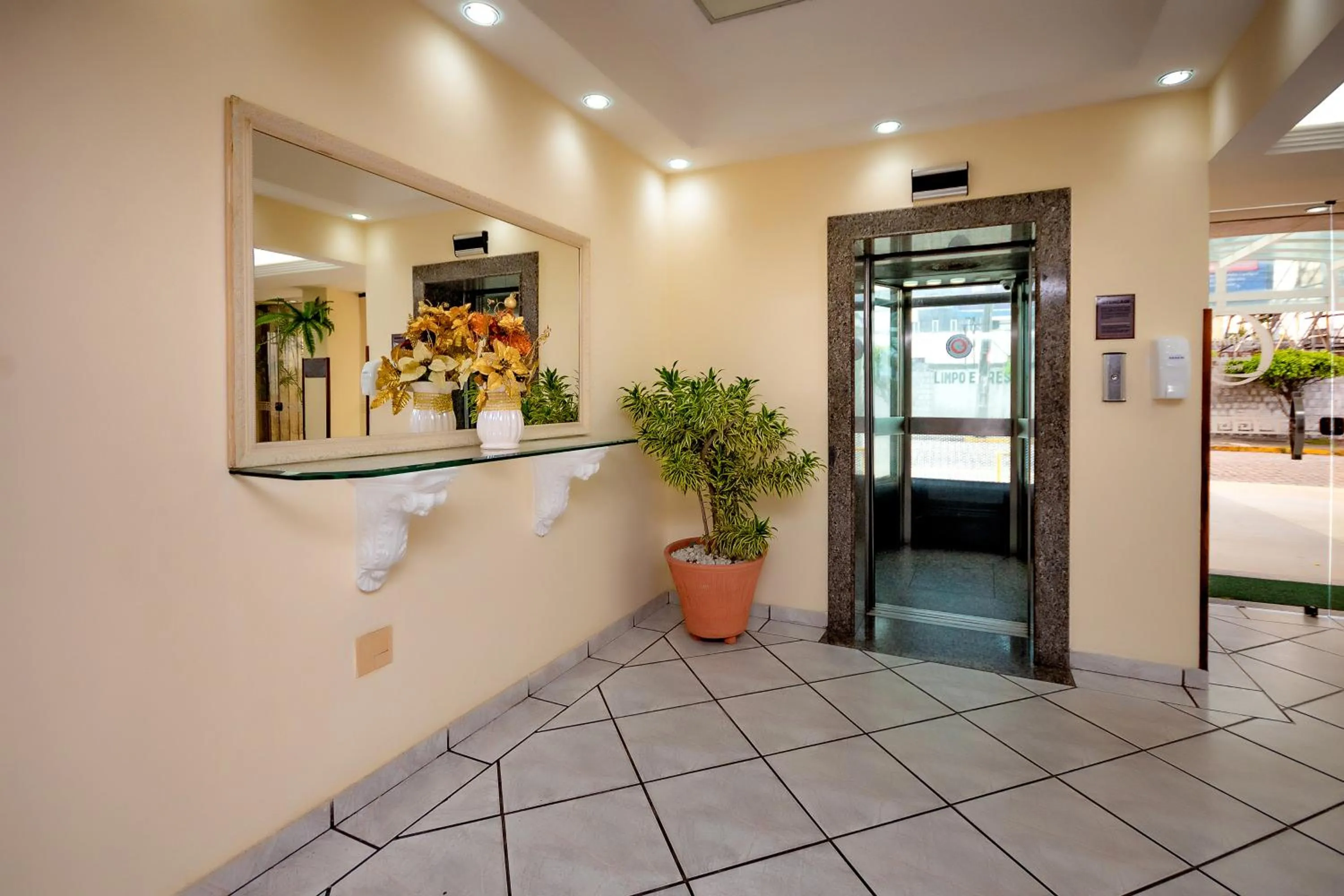 Lobby or reception in Yak Beach Hotel Ponta Negra