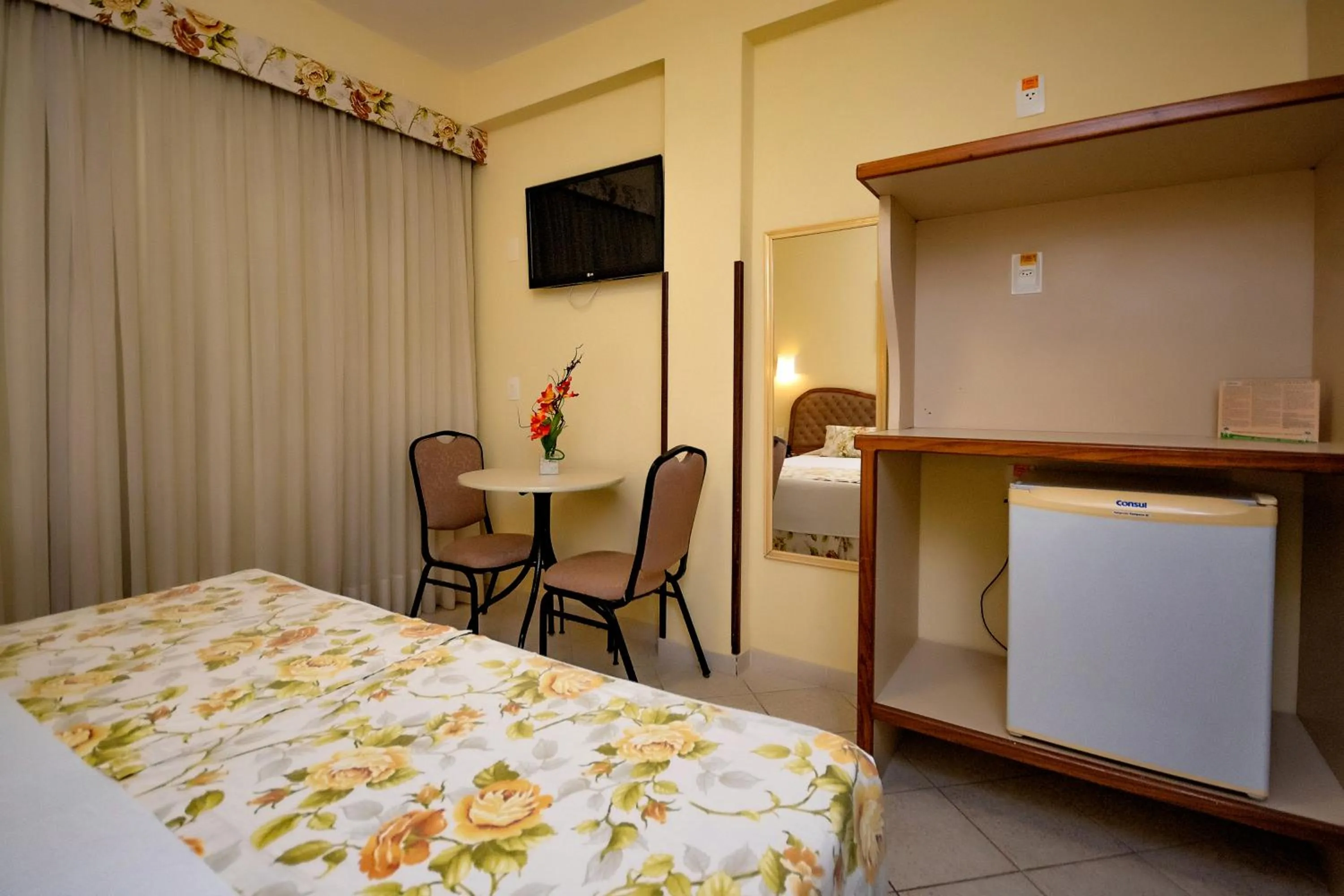 Photo of the whole room, Bed in Yak Beach Hotel Ponta Negra