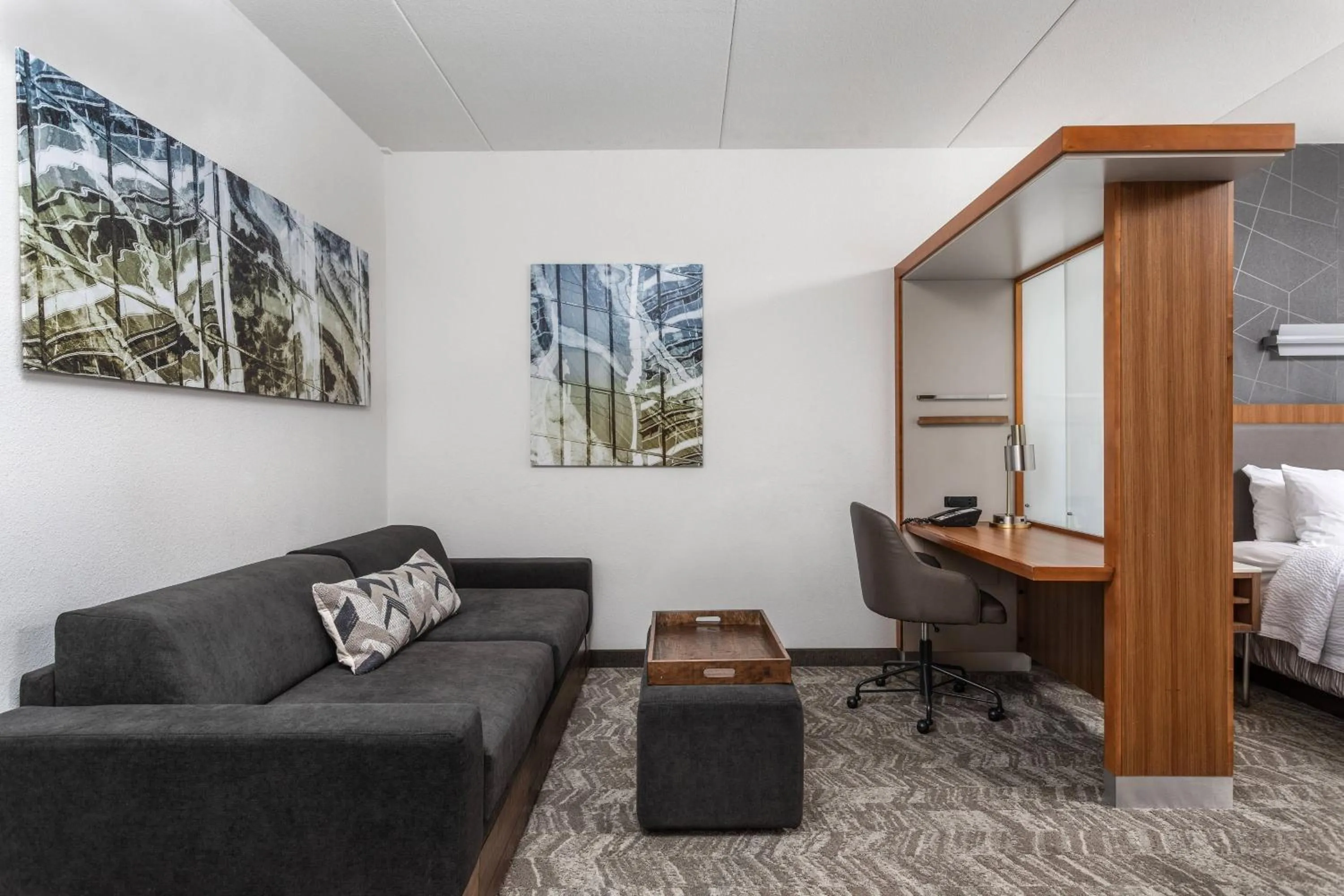 Living room in SpringHill Suites by Marriott Downtown Chattanooga/Cameron Harbor