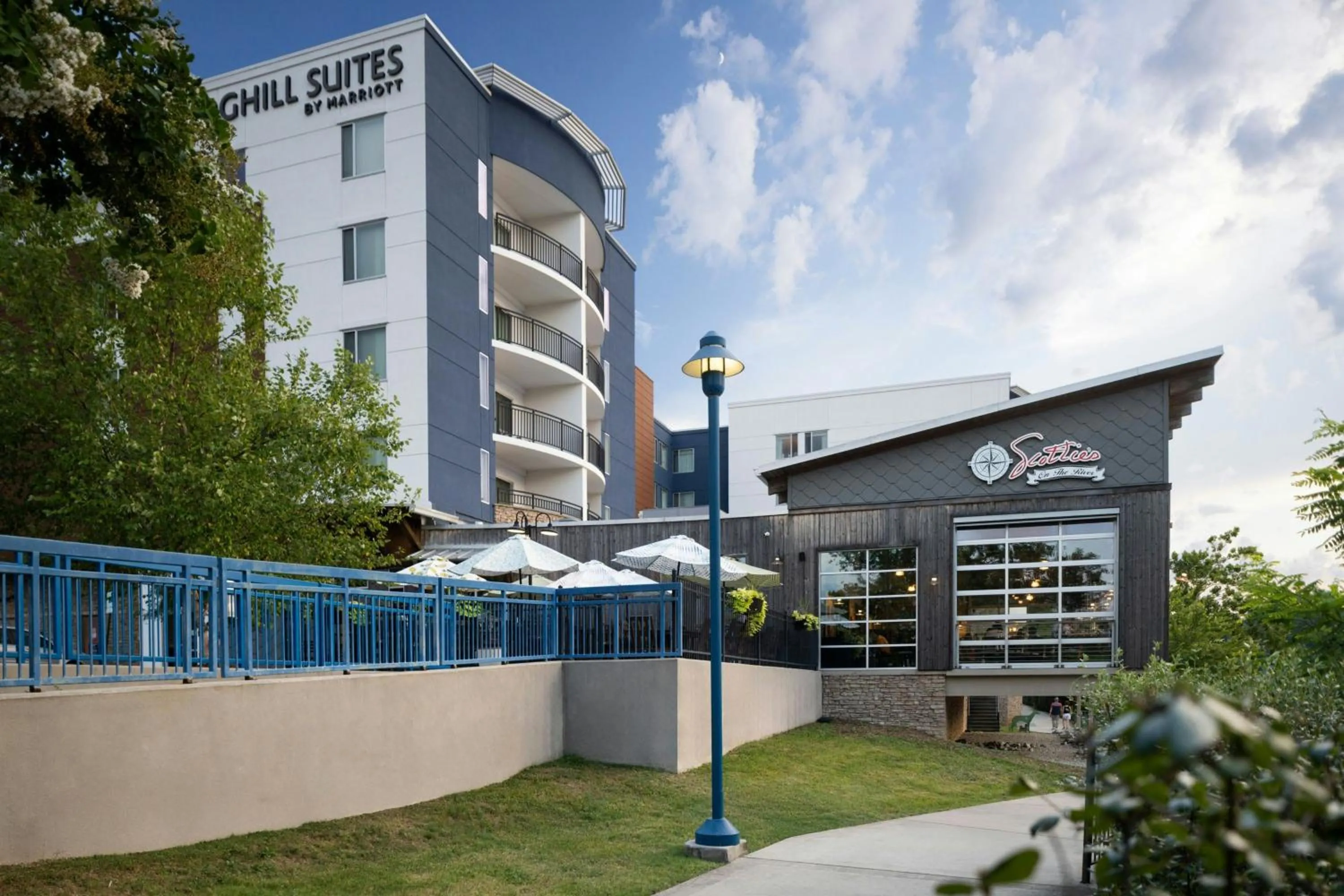 Property building in SpringHill Suites by Marriott Downtown Chattanooga/Cameron Harbor