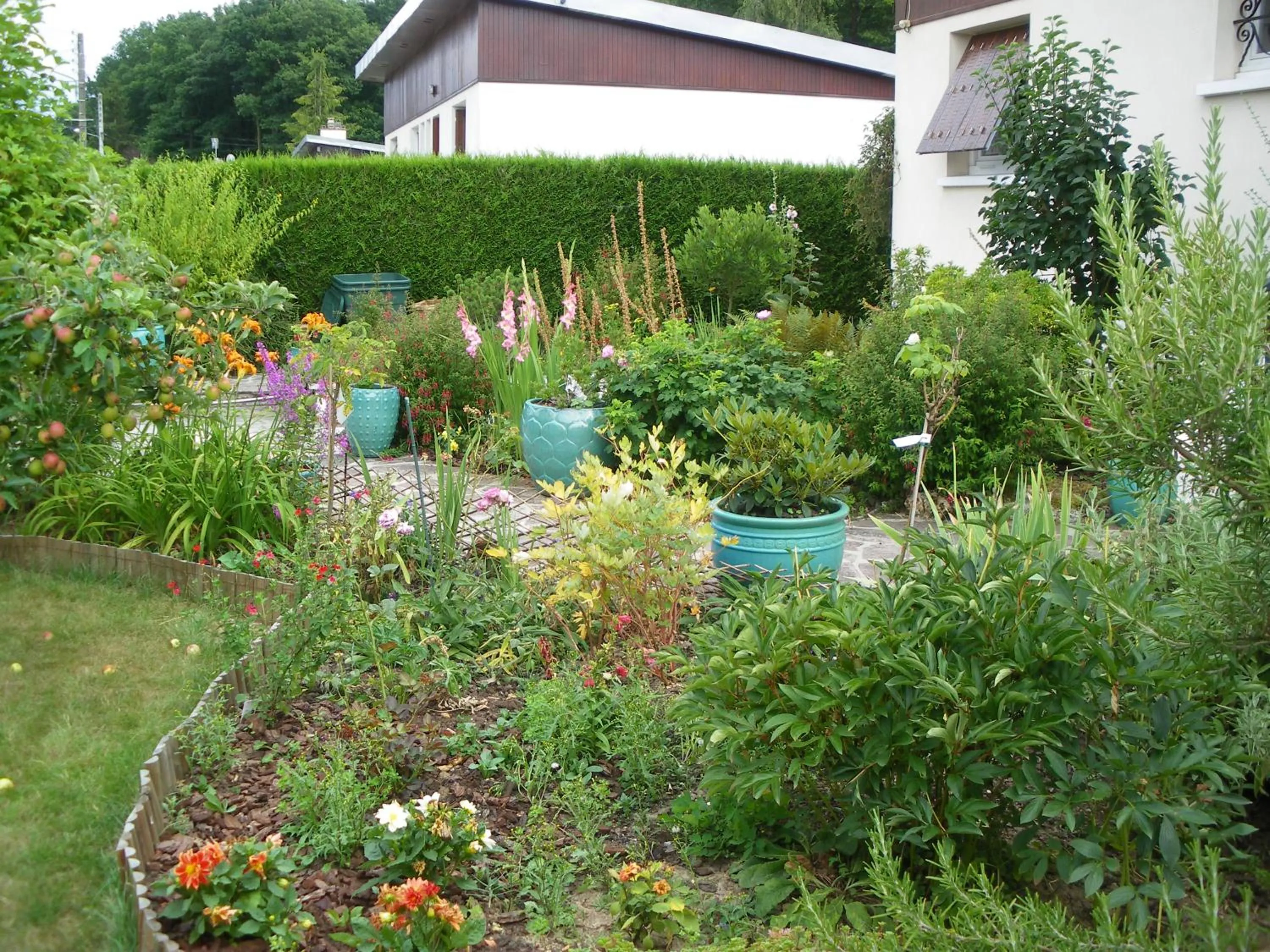 Facade/entrance in Chambre d'Hôtes - DOUCE NUI-THE