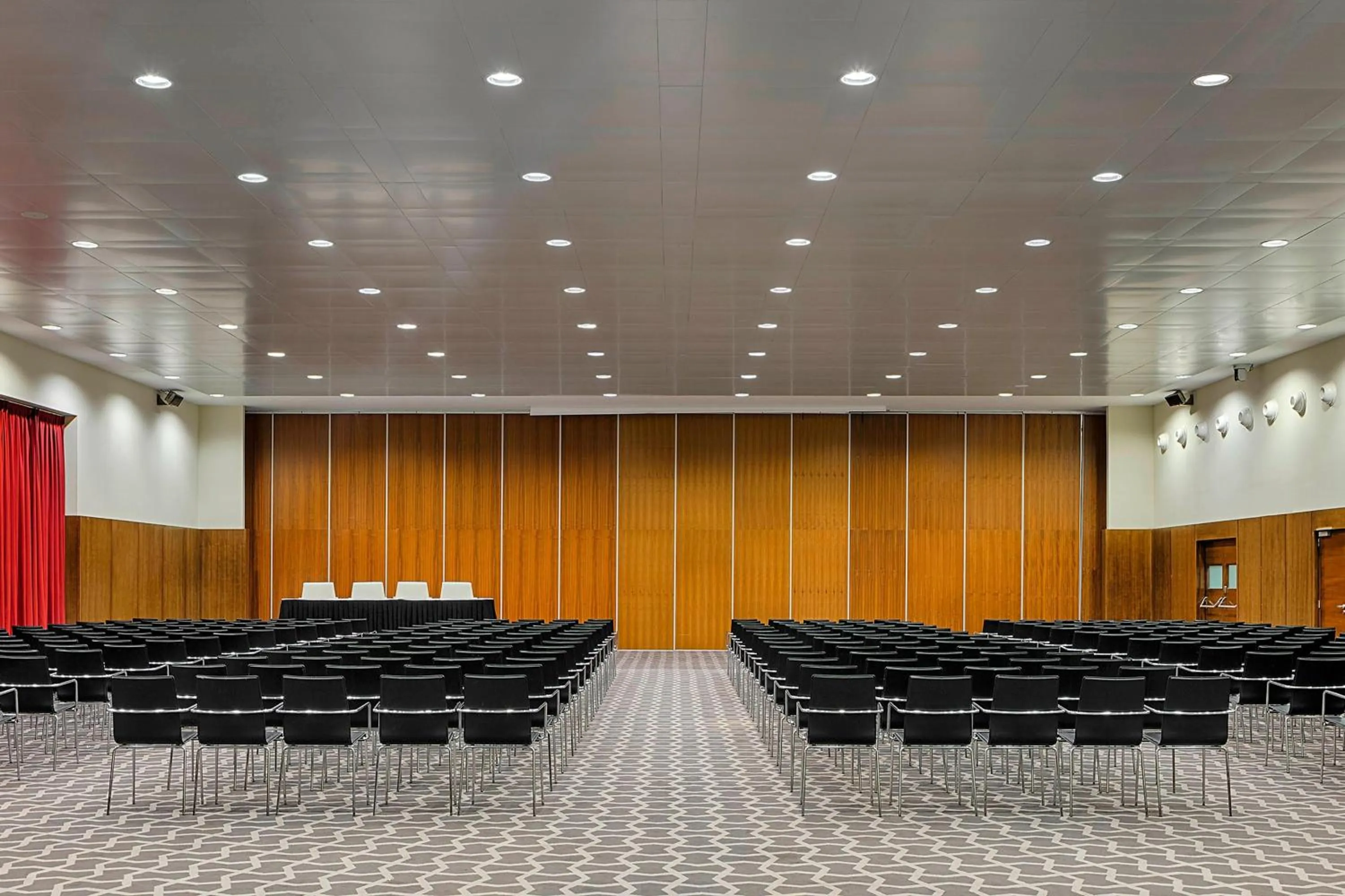 Entertainment in Le Meridien Oran Hotel