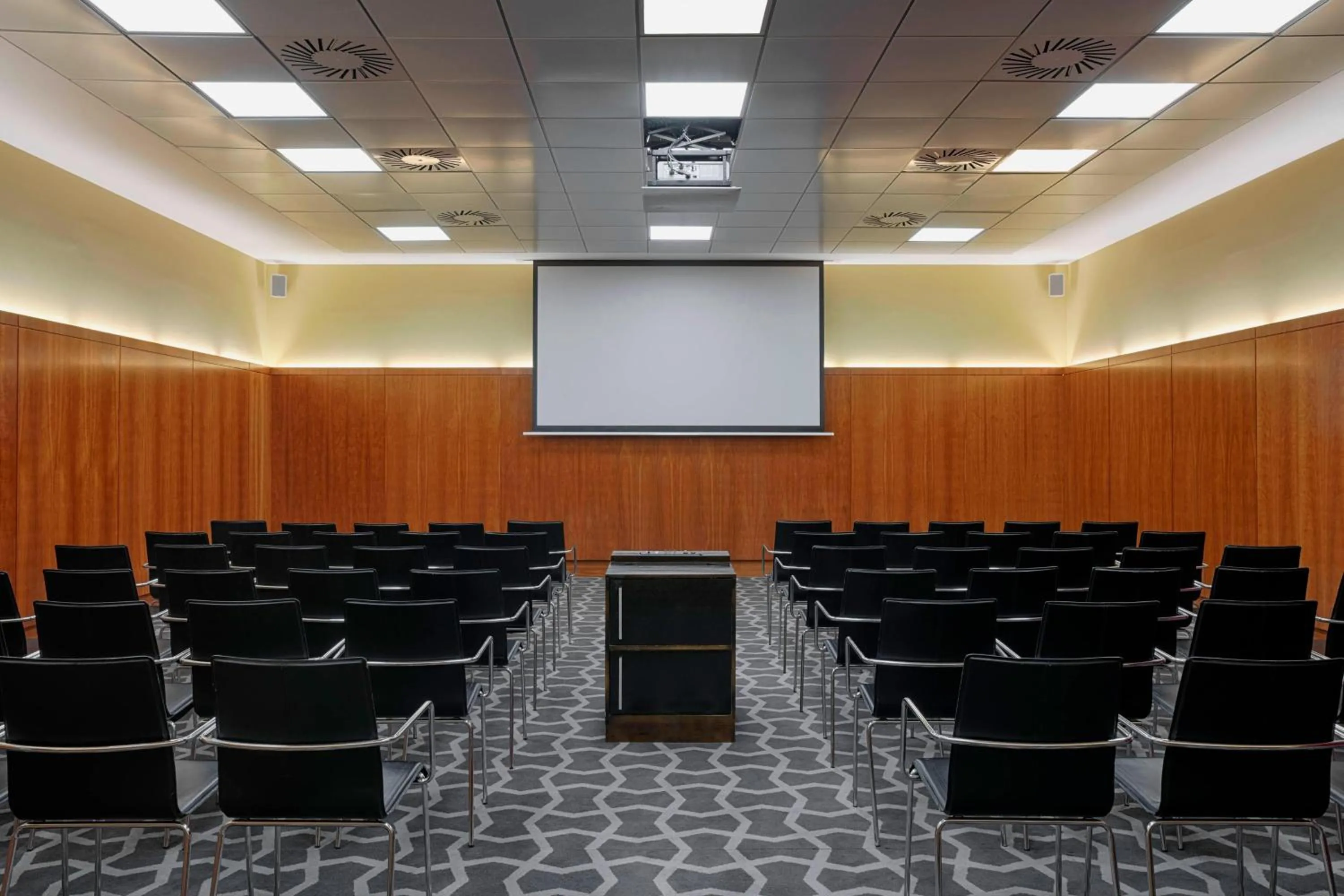 Entertainment in Le Meridien Oran Hotel