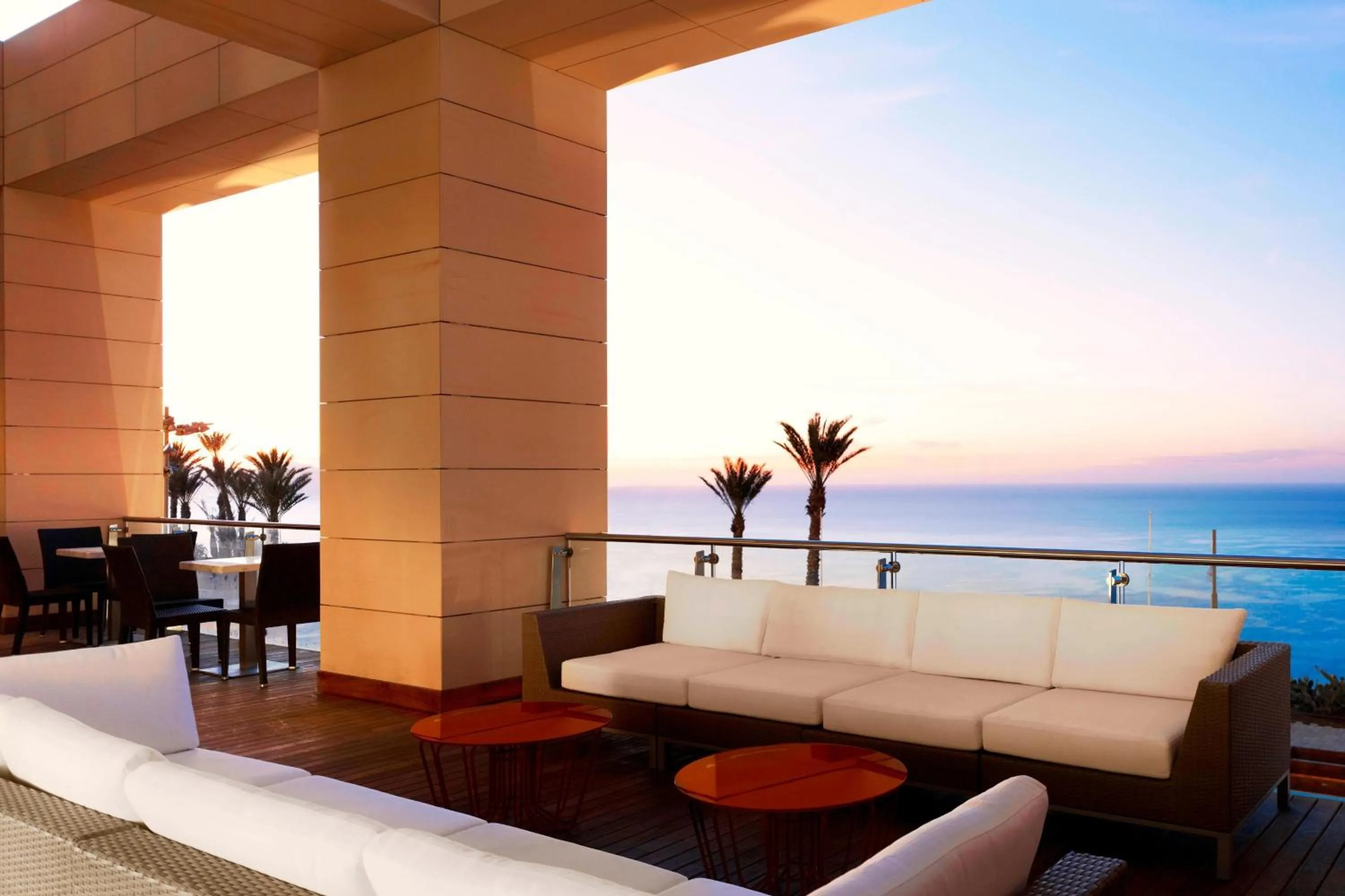 Lounge or bar in Le Meridien Oran Hotel