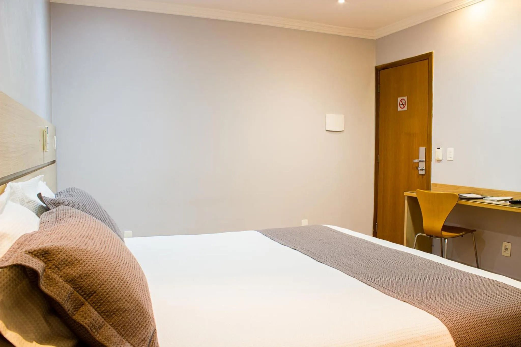 Bedroom, Bed in Imperial Plaza Hotel