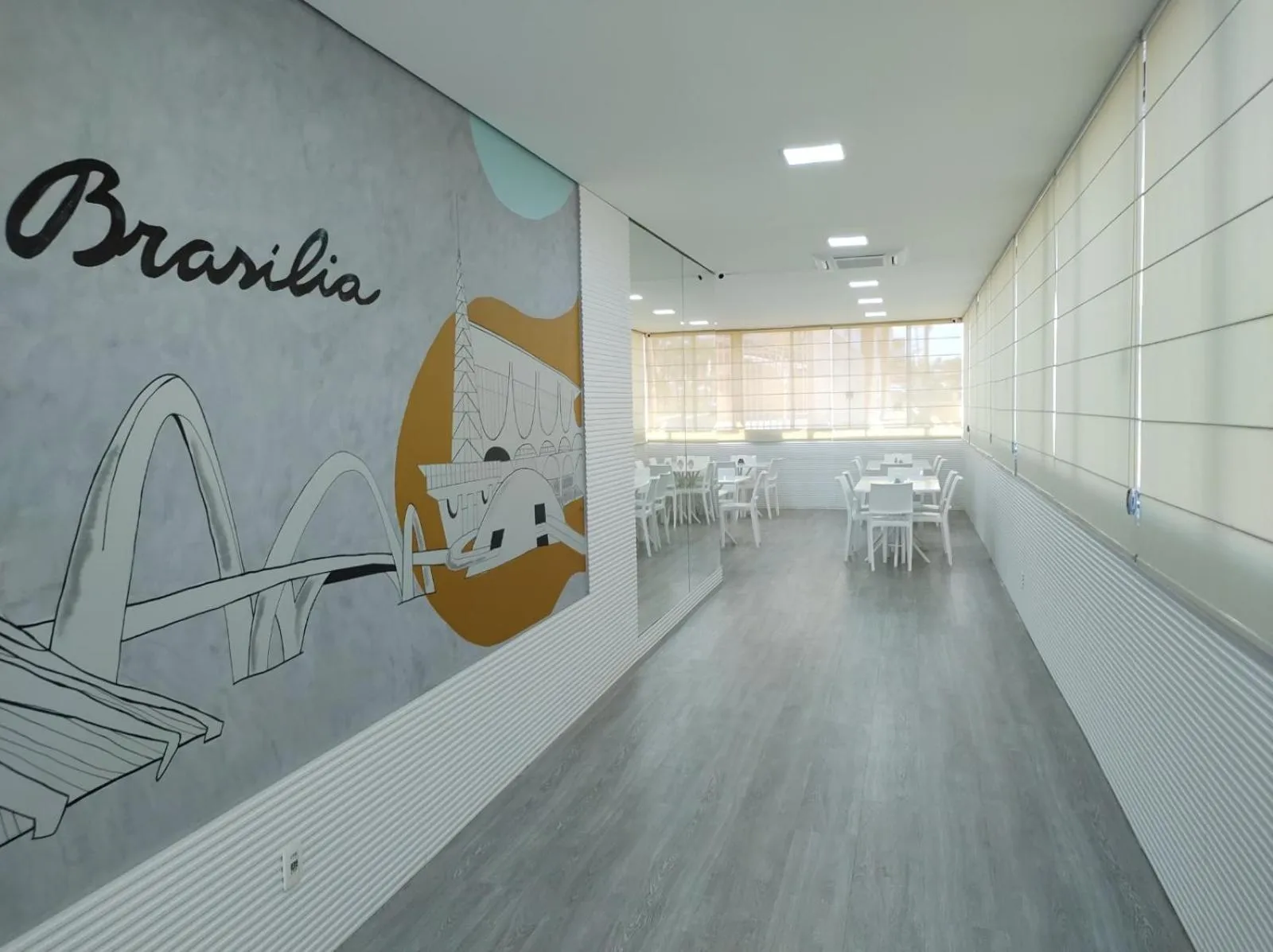 Restaurant/places to eat in Imperial Plaza Hotel