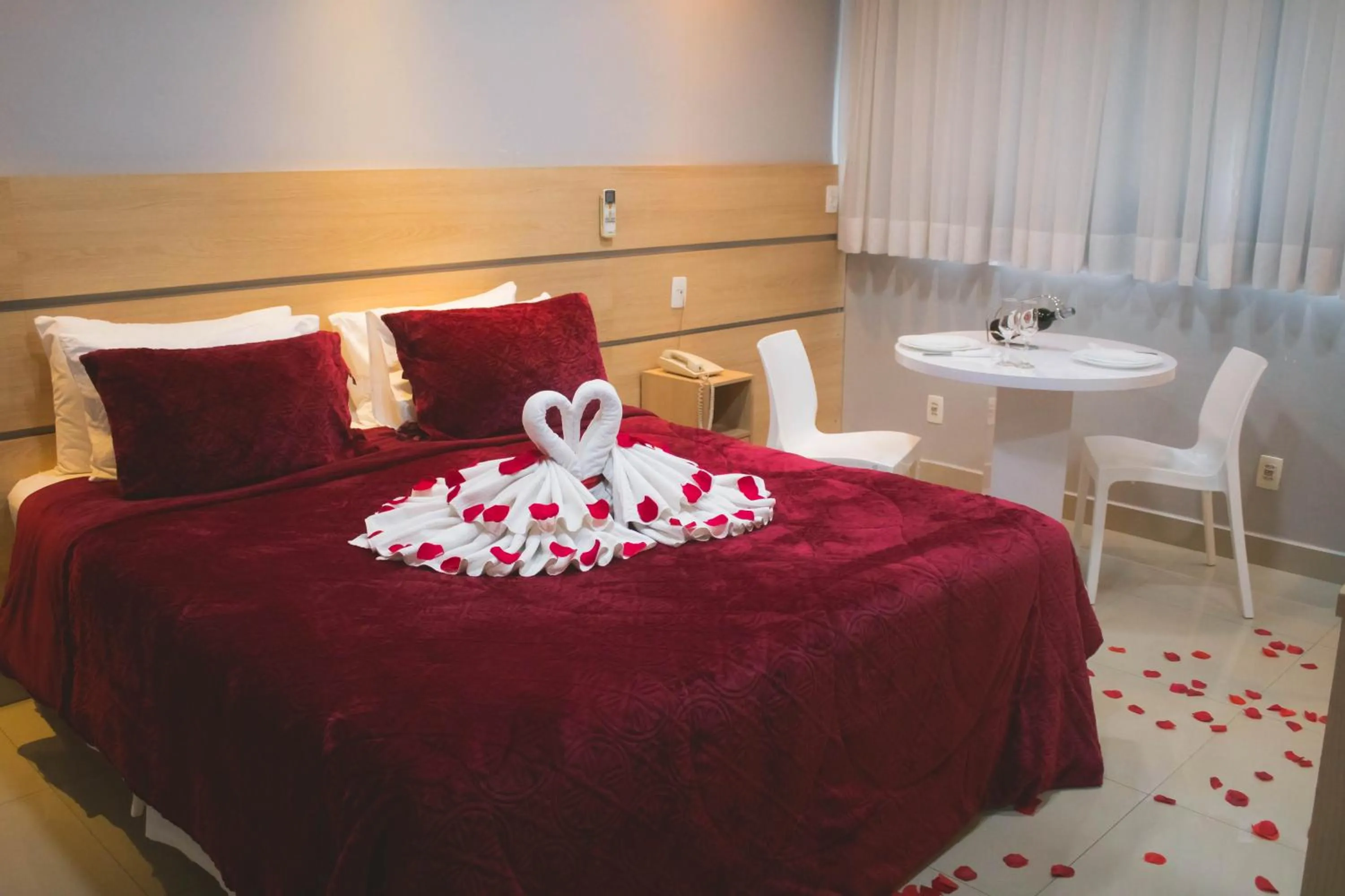 Photo of the whole room, Bed in Imperial Plaza Hotel