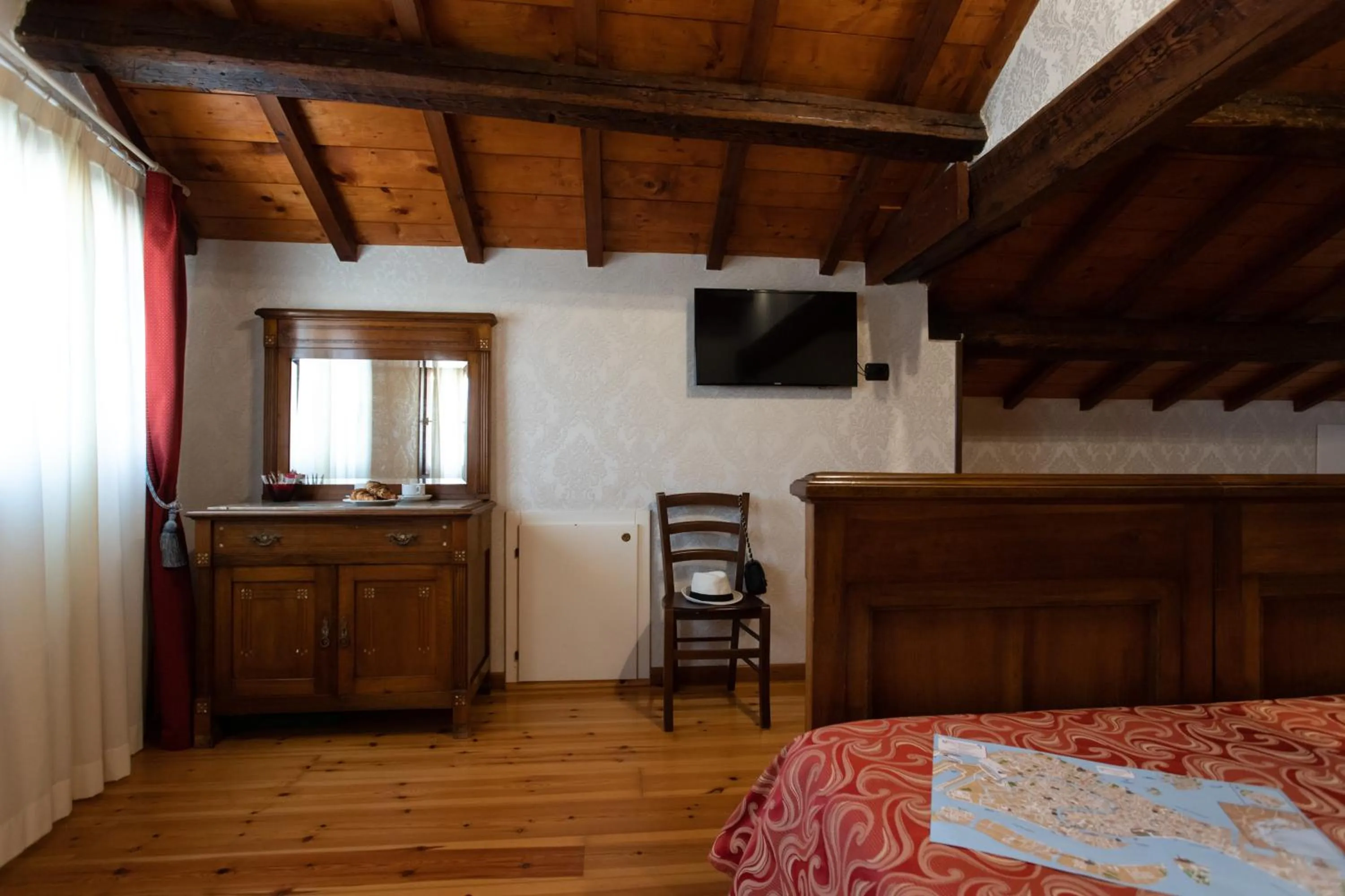 Bed in Charming Palace Santa Fosca