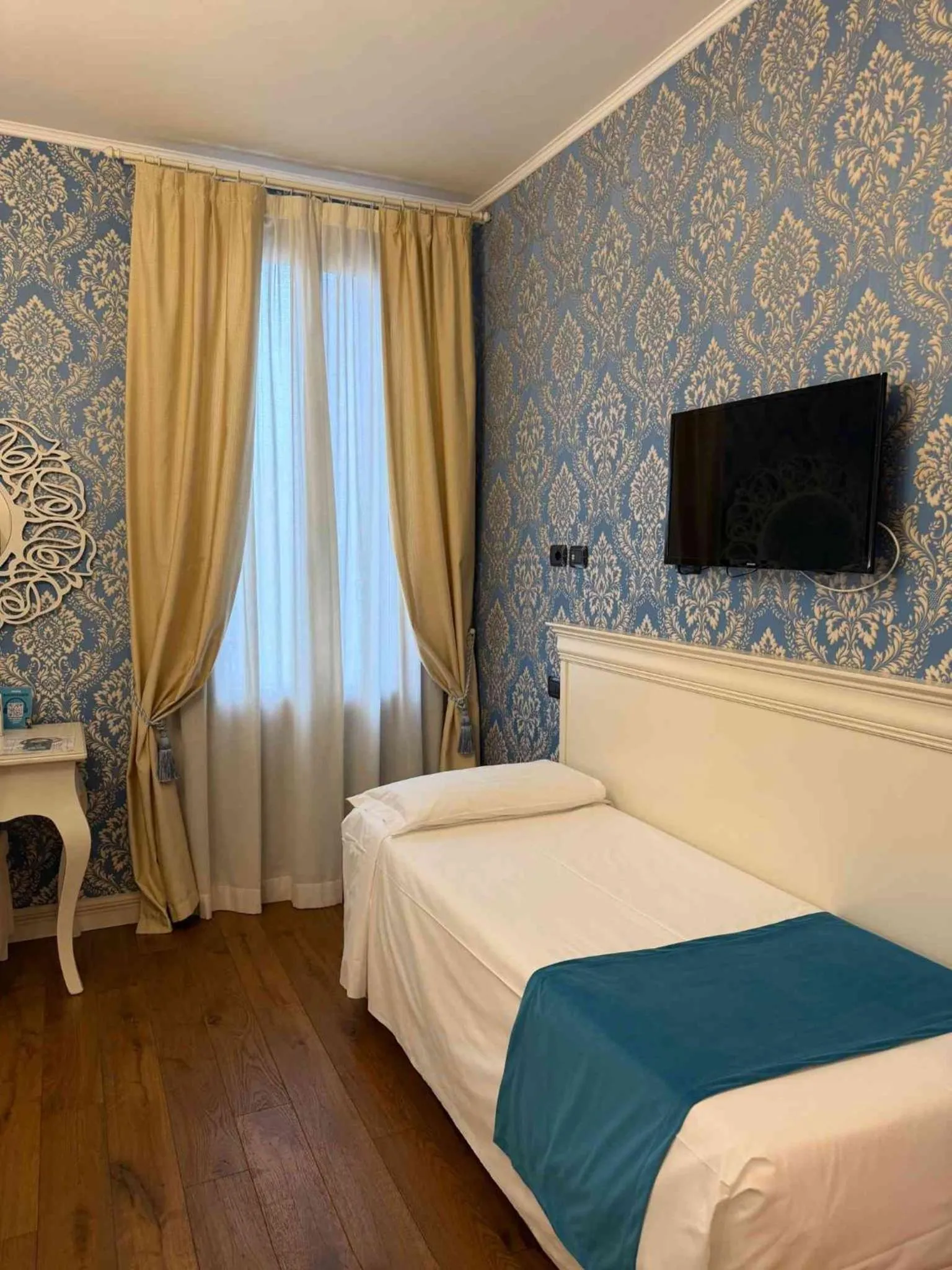 Bed in Charming Palace Santa Fosca