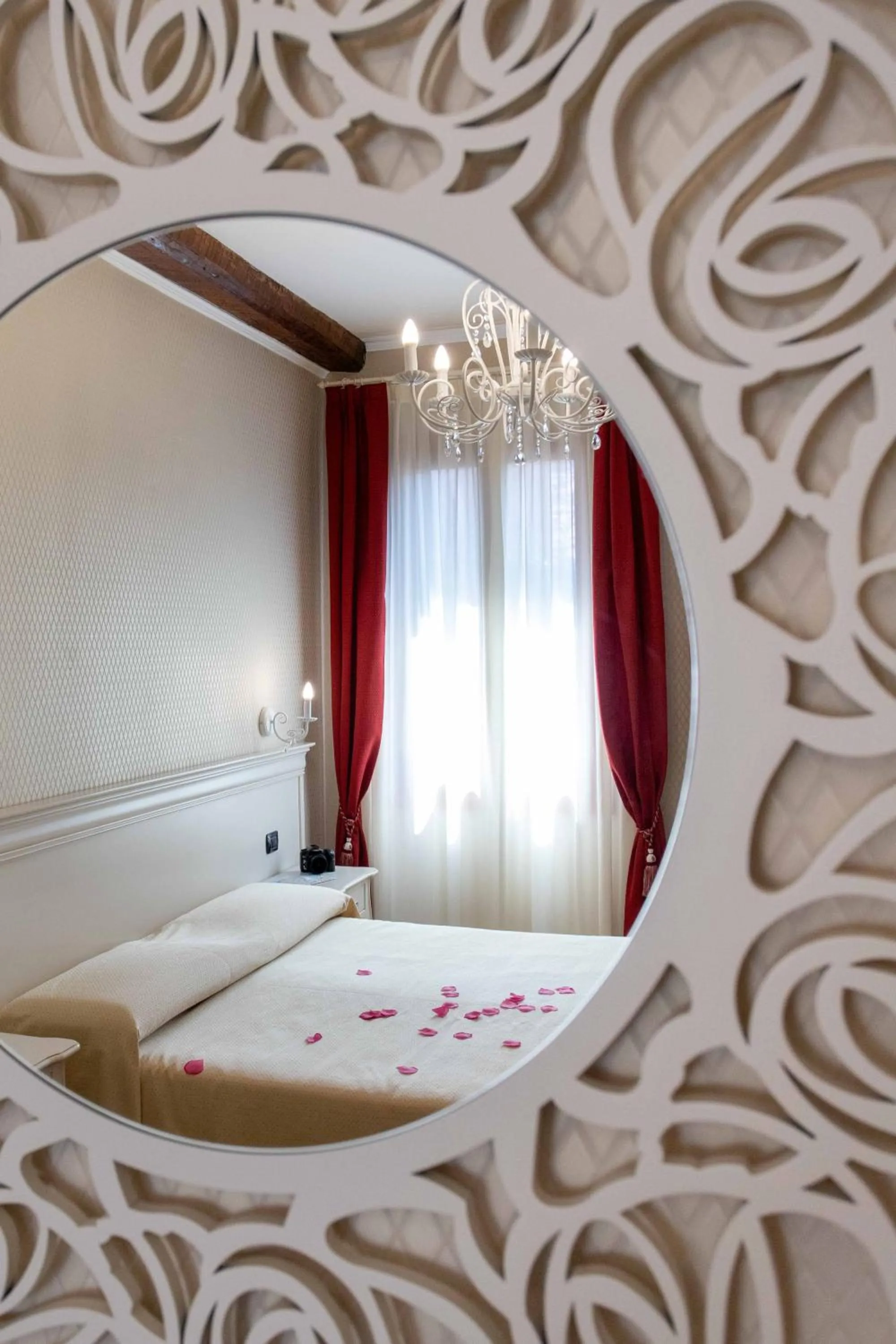 Bed in Charming Palace Santa Fosca