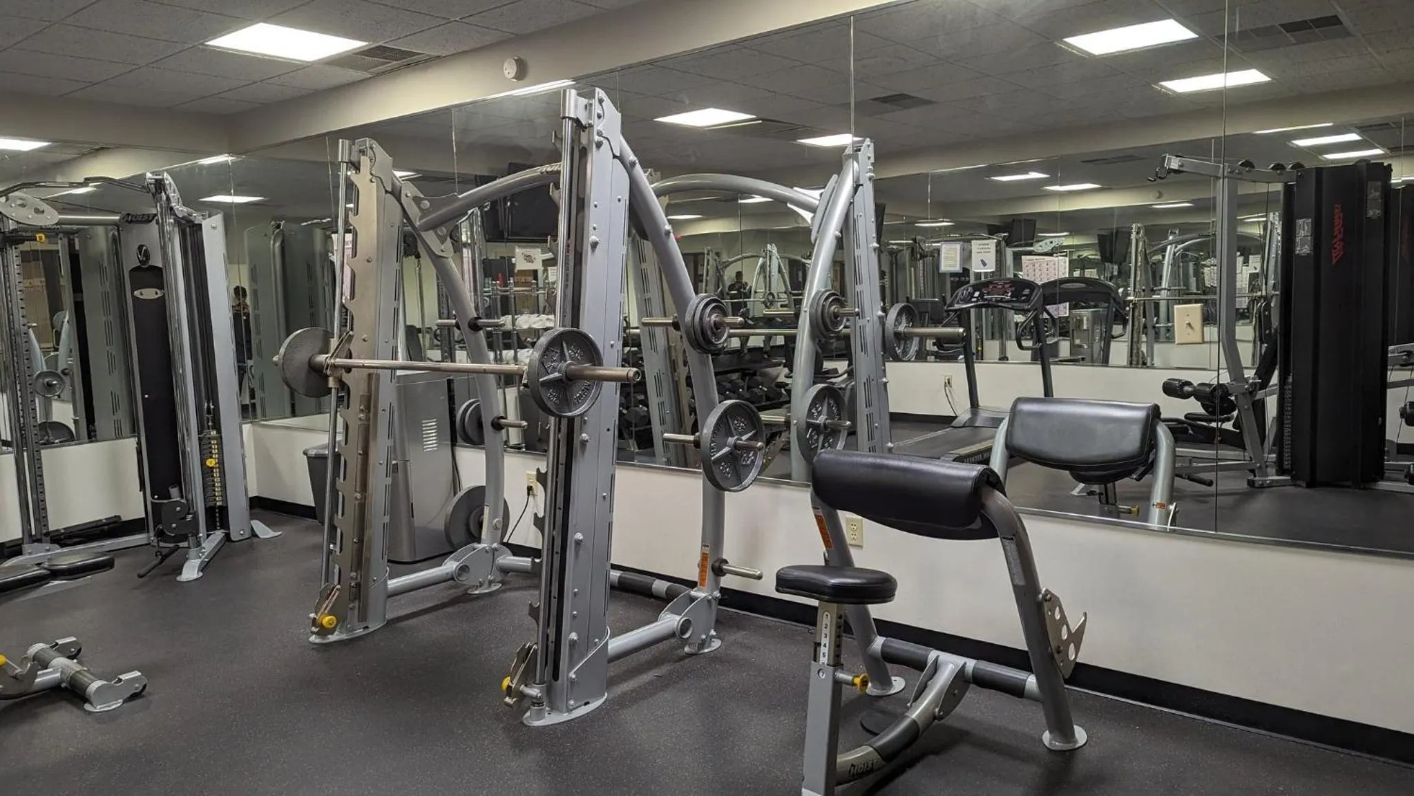 Fitness centre/facilities in Red Roof Inn & Suites Newport News