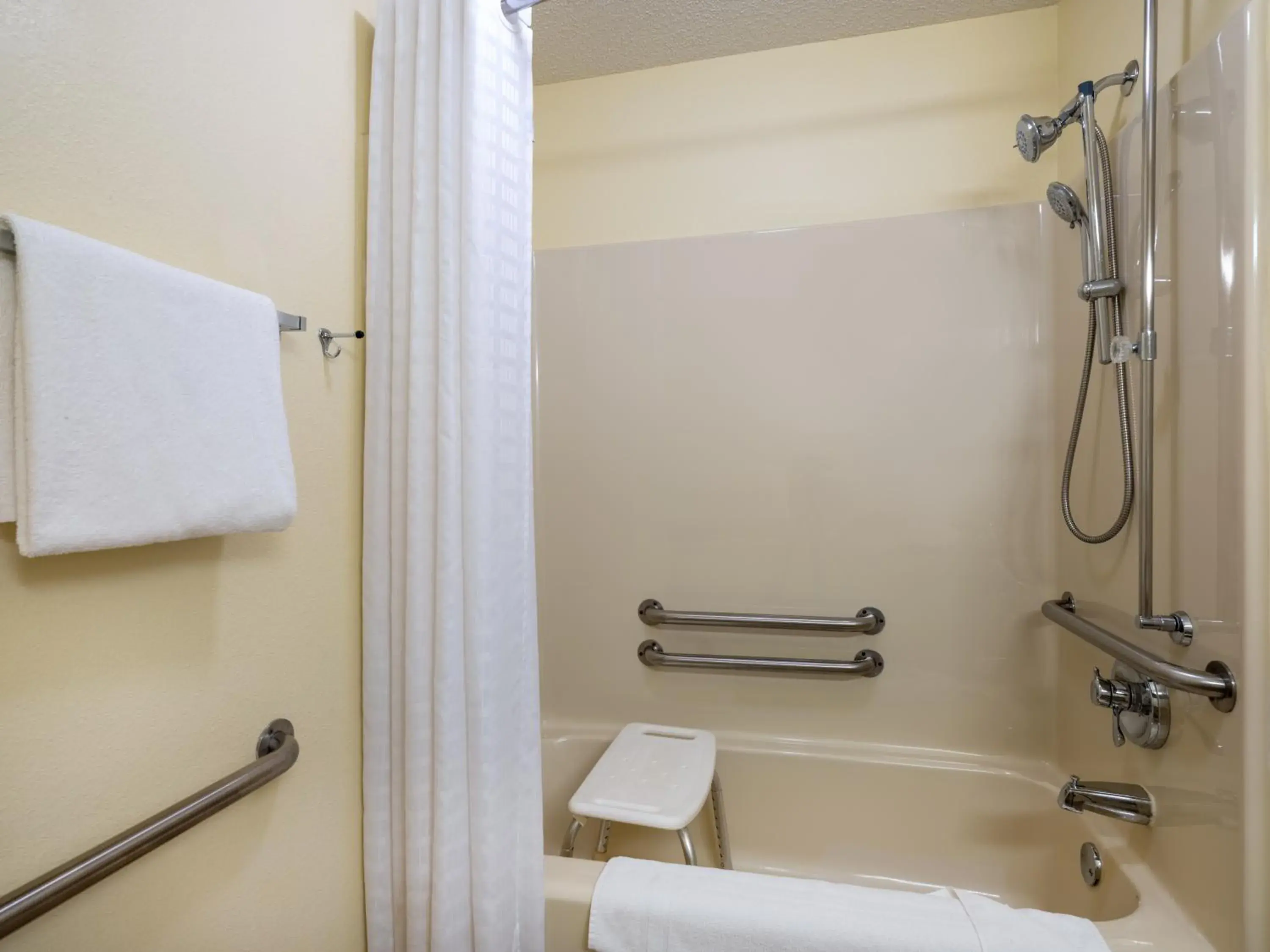 King Room - Disability Access in Country Inn Two Harbors King Room - Disability Access in Country Inn Two Harbors