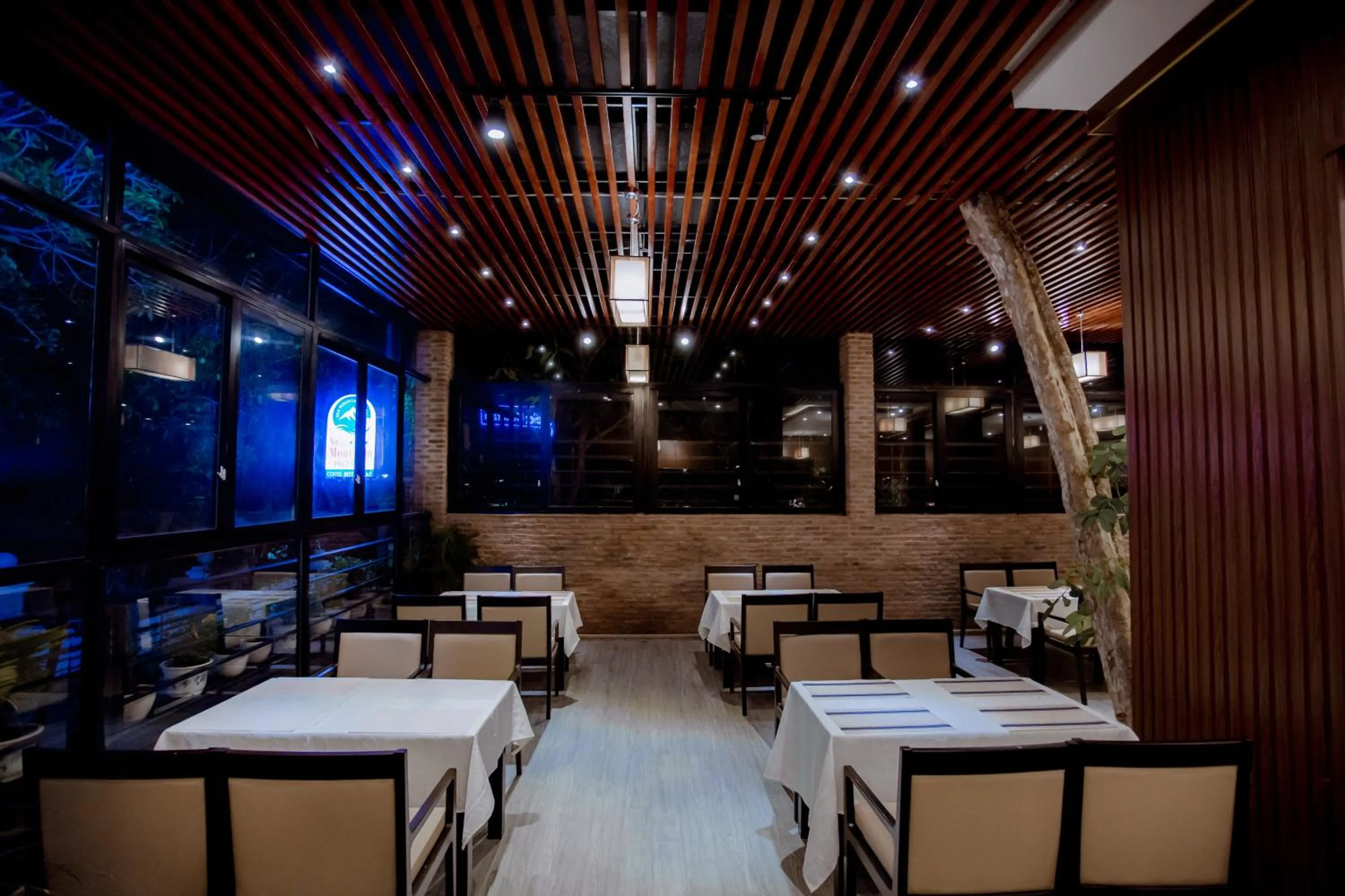 Restaurant/Places to Eat in Sea Mountain Boutique Hotel & Villa