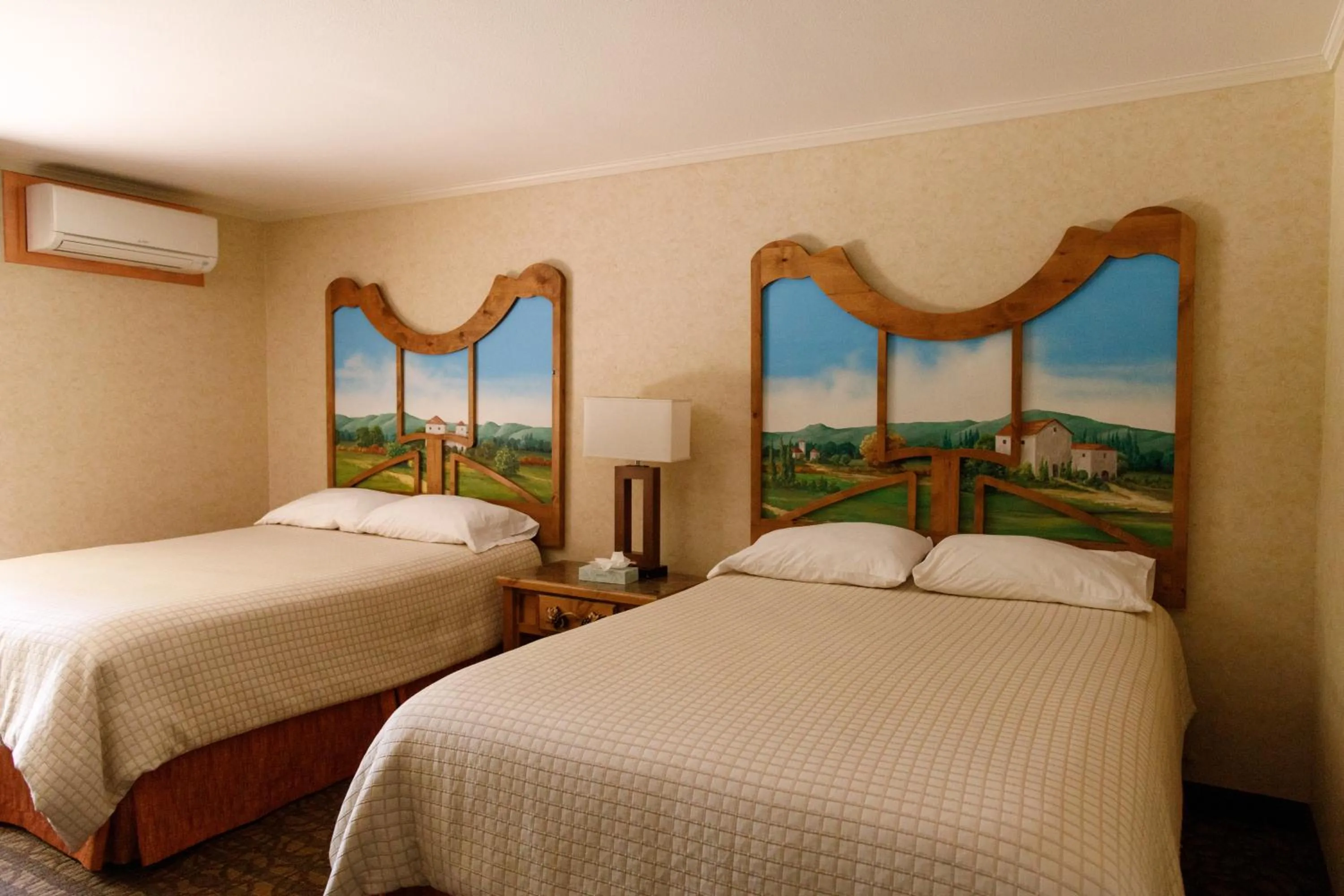 Bed in El Bonita Motel