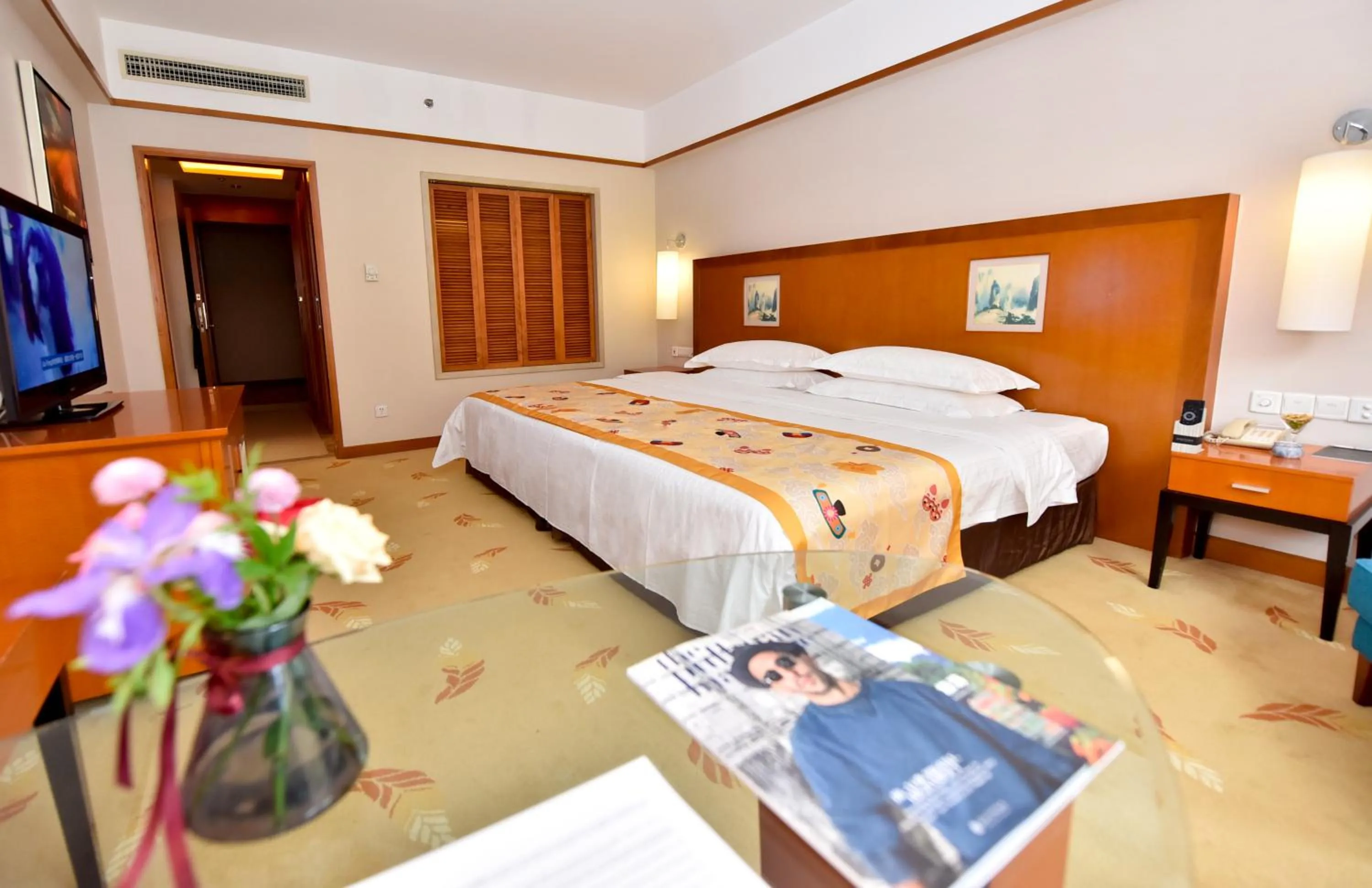 Bedroom, Bed in Pullman Zhangjiajie Hotel