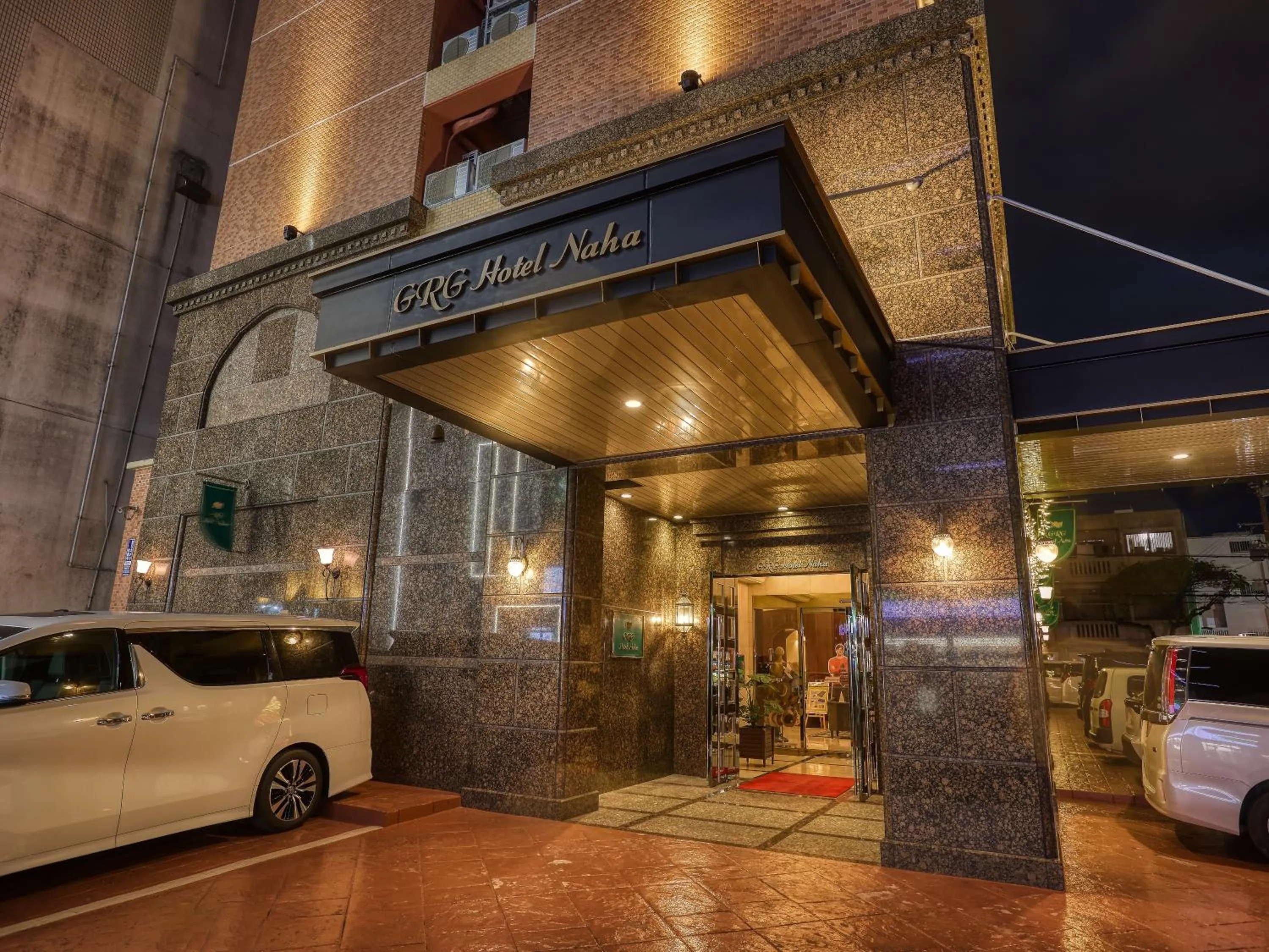 Facade/entrance in GRG Hotel Naha