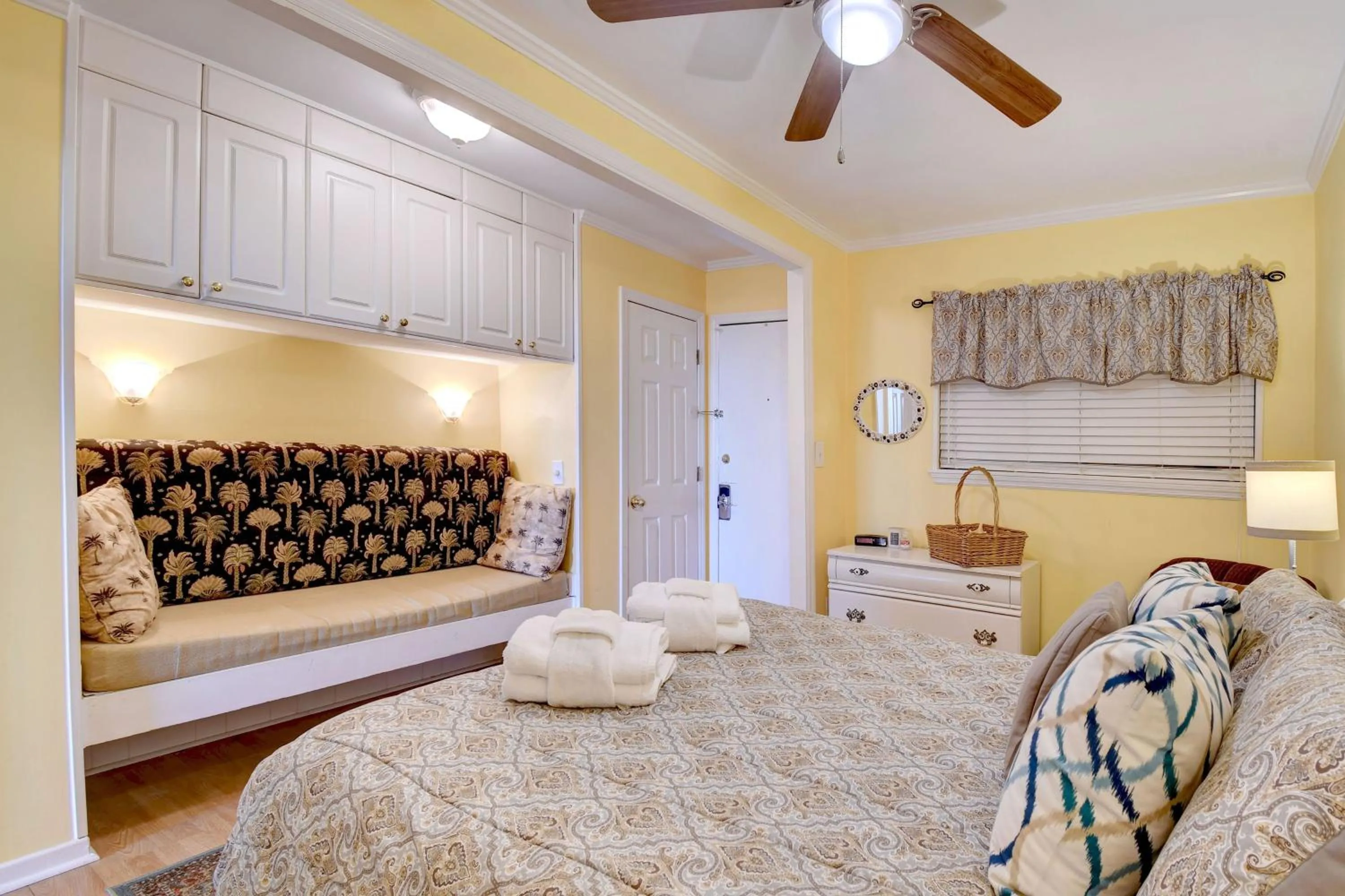 Bed in Million Dollar Oceanfront View