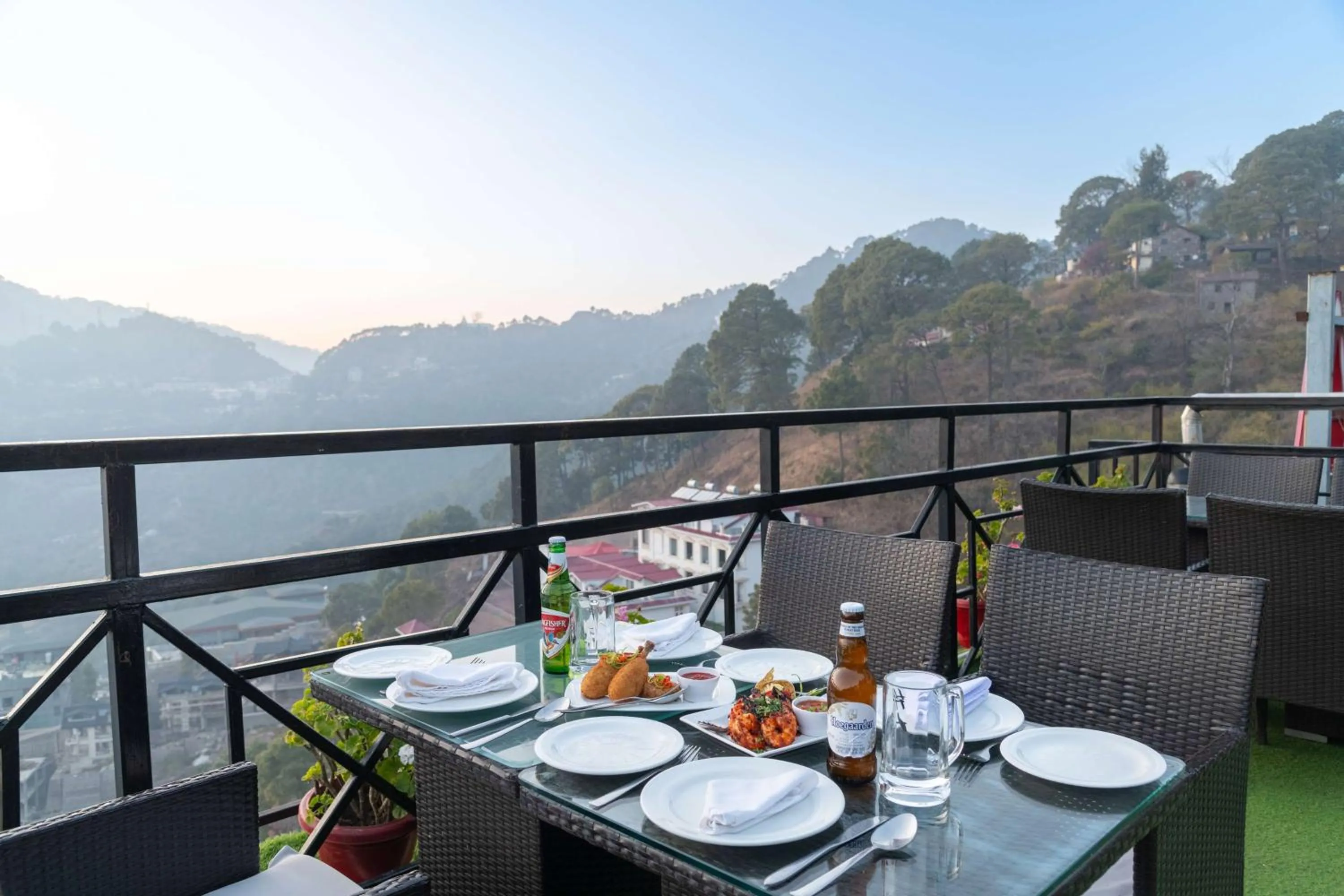 Restaurant/places to eat in Ramada by Wyndham Kasauli