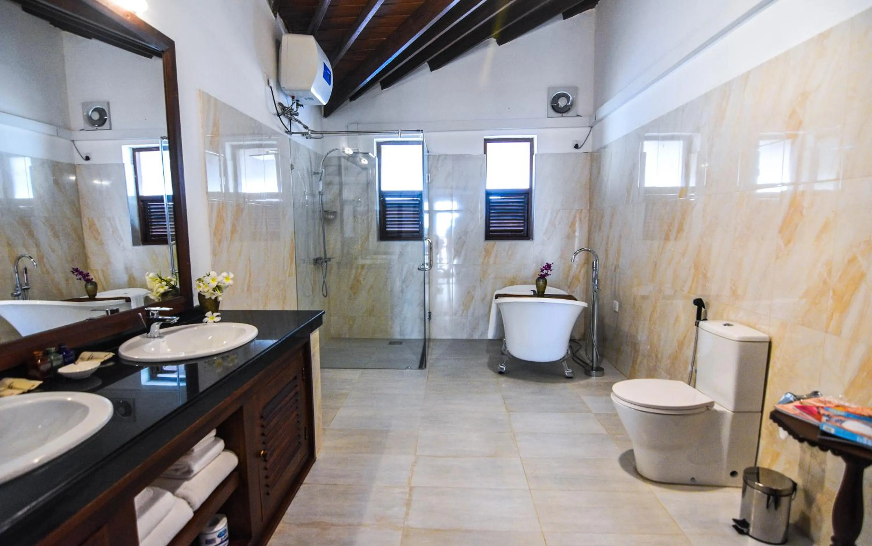 Bathroom in The Heritage Hotel Galle Fort