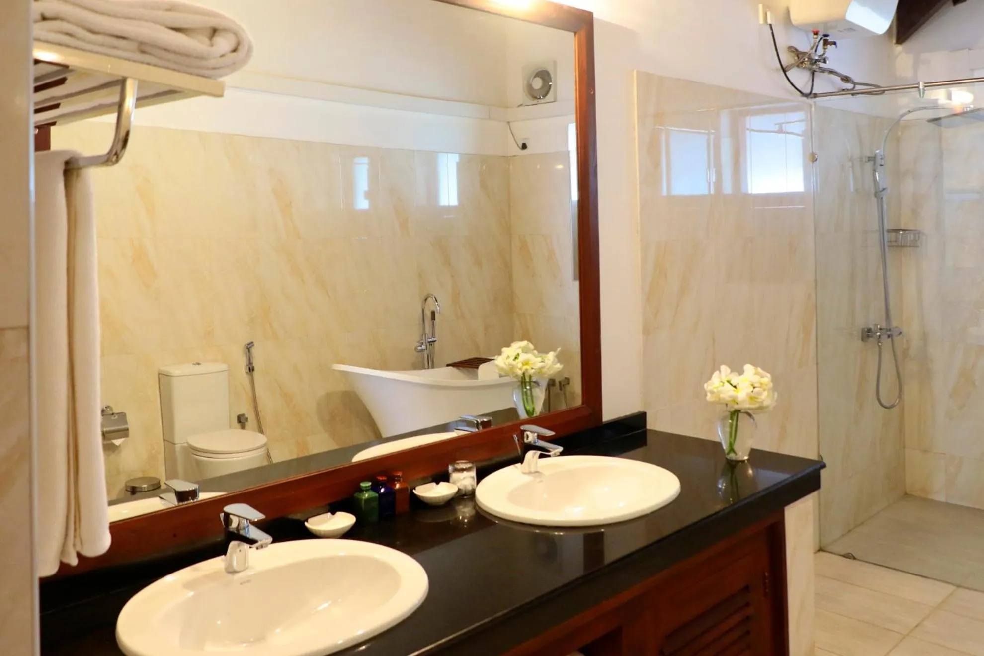 Bathroom in The Heritage Hotel Galle Fort