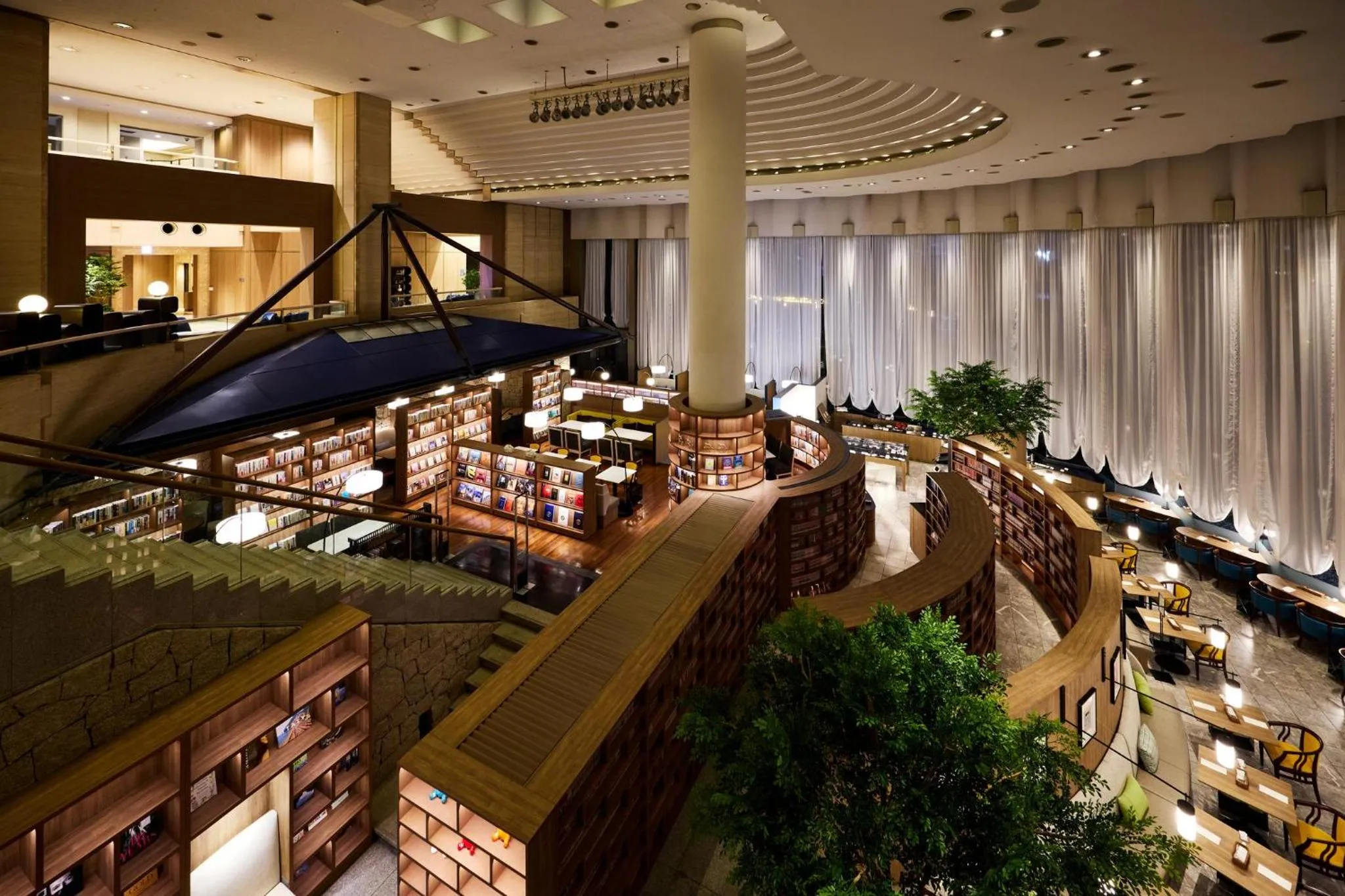 Restaurant/places to eat in ANA Holiday Inn Tokyo Bay by IHG