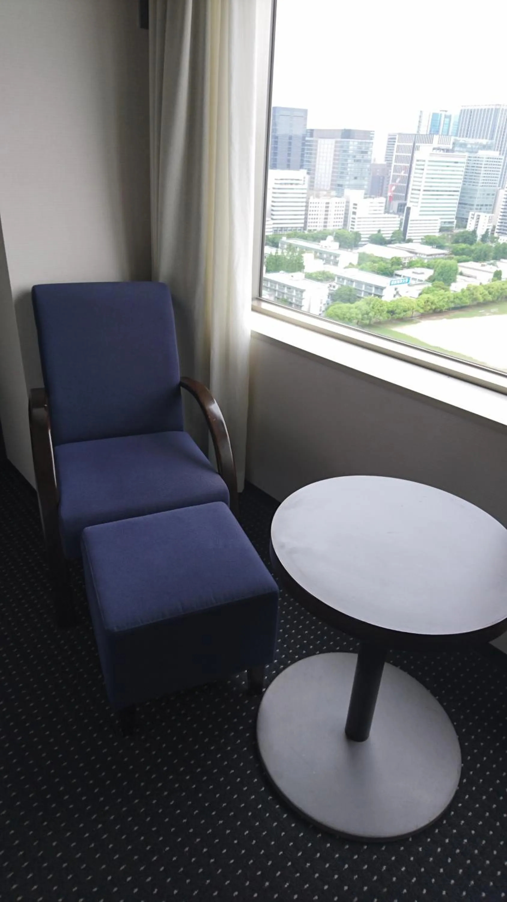 Photo of the whole room, Seating Area in Dai-ichi Hotel Tokyo Seafort