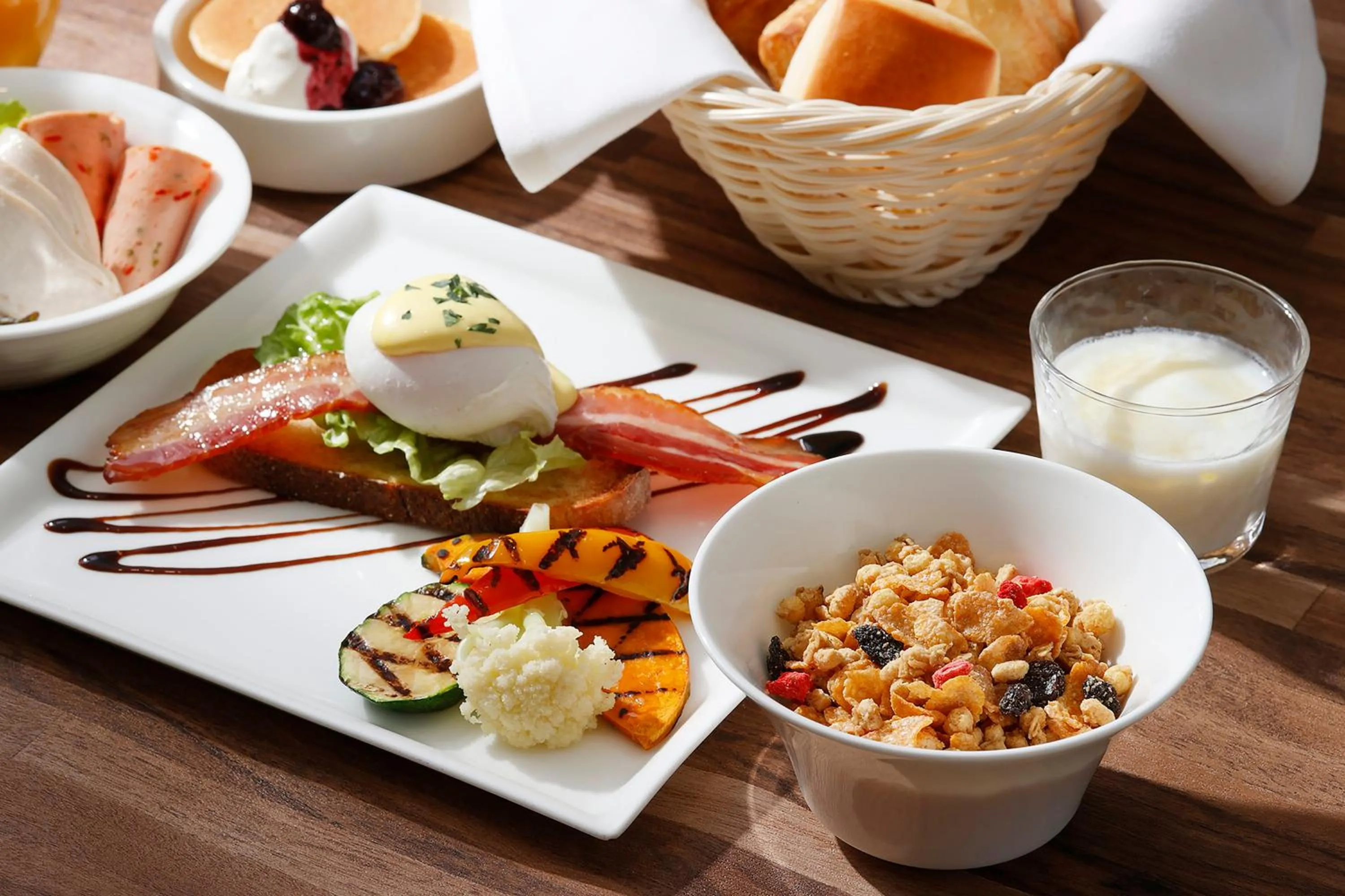 Breakfast in ANA Holiday Inn Tokyo Bay by IHG