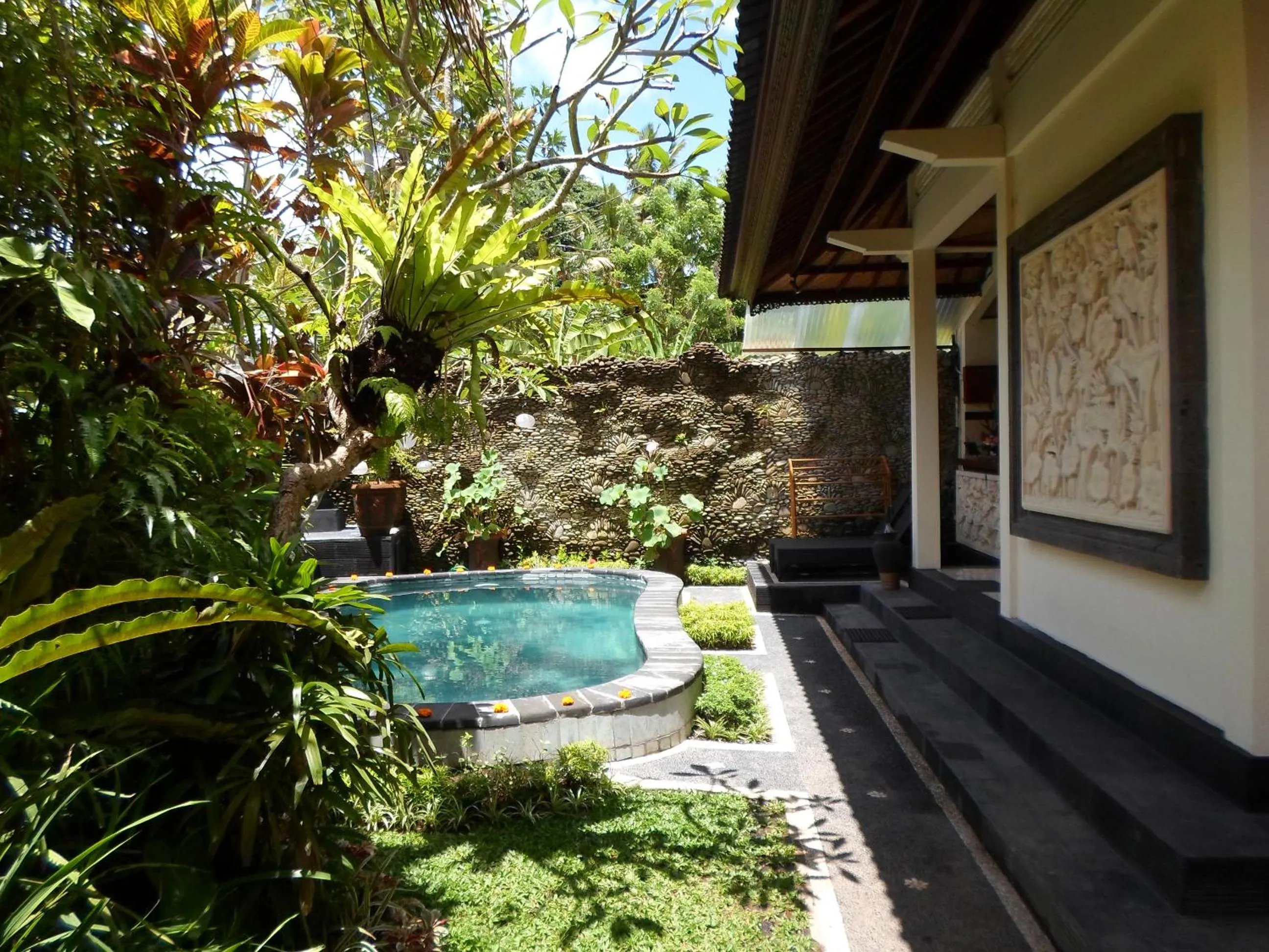 Garden in Lily Lane Villas