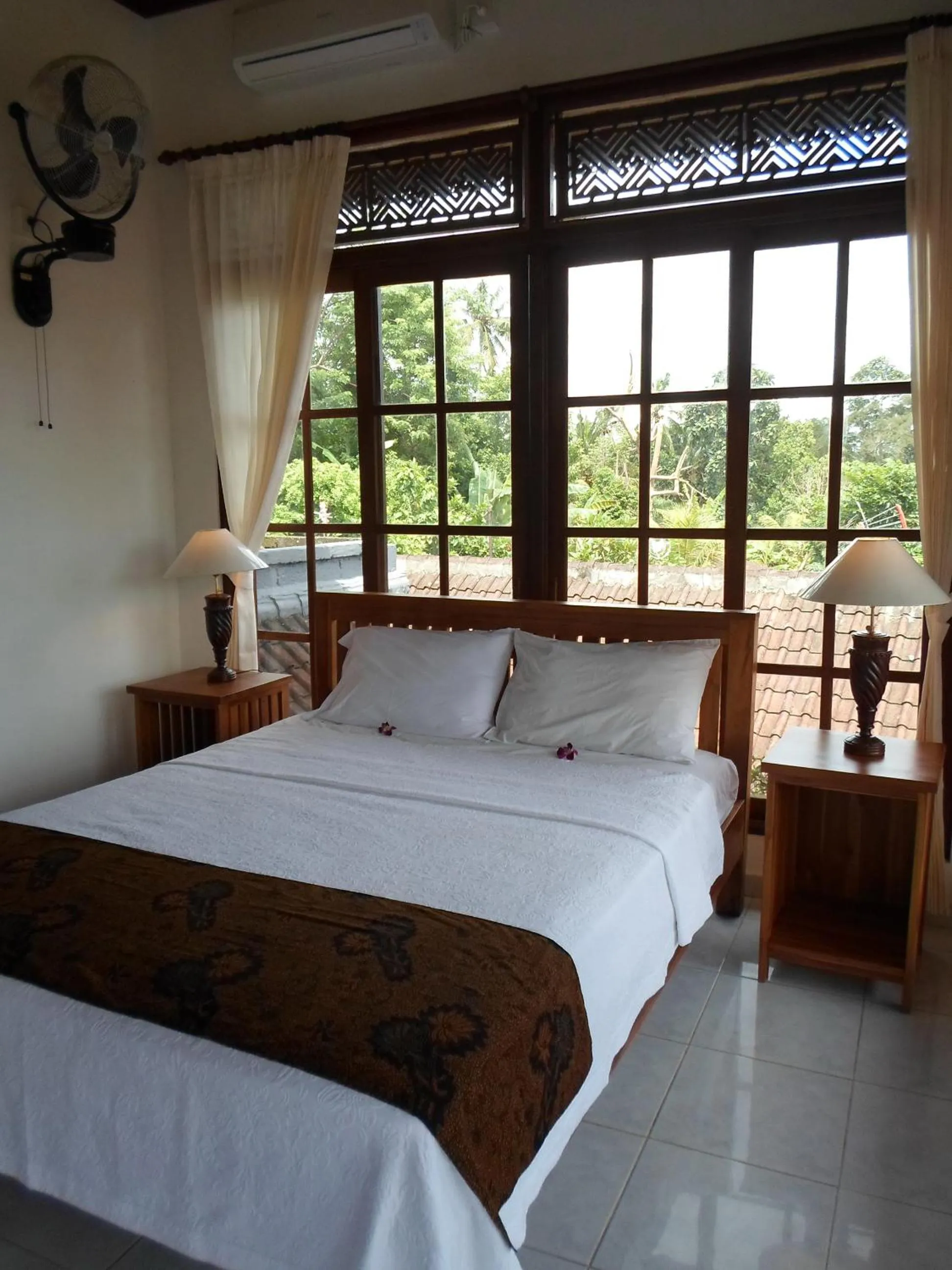 Bedroom, Bed in Lily Lane Villas