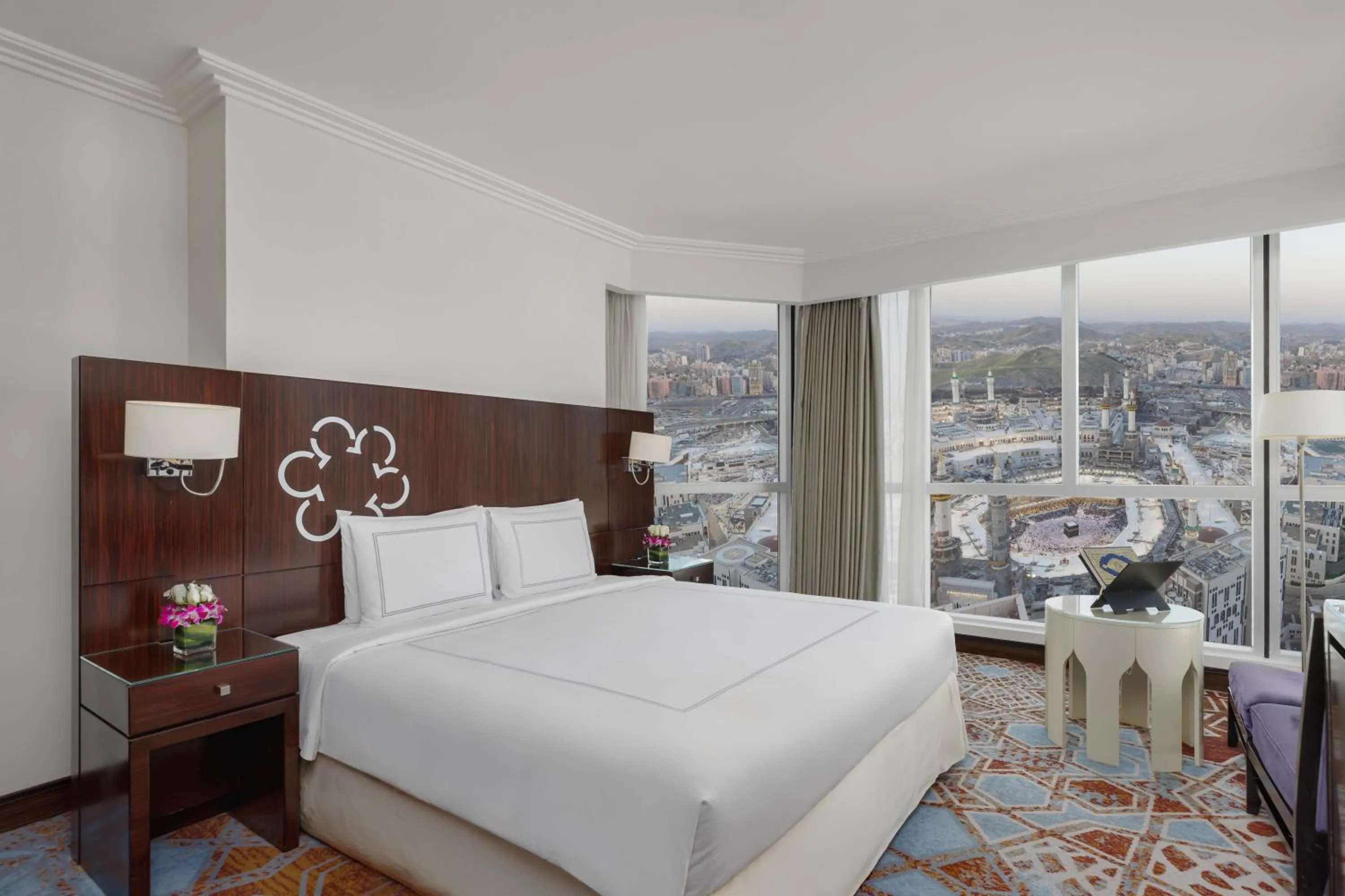 Bed in Swissotel Makkah