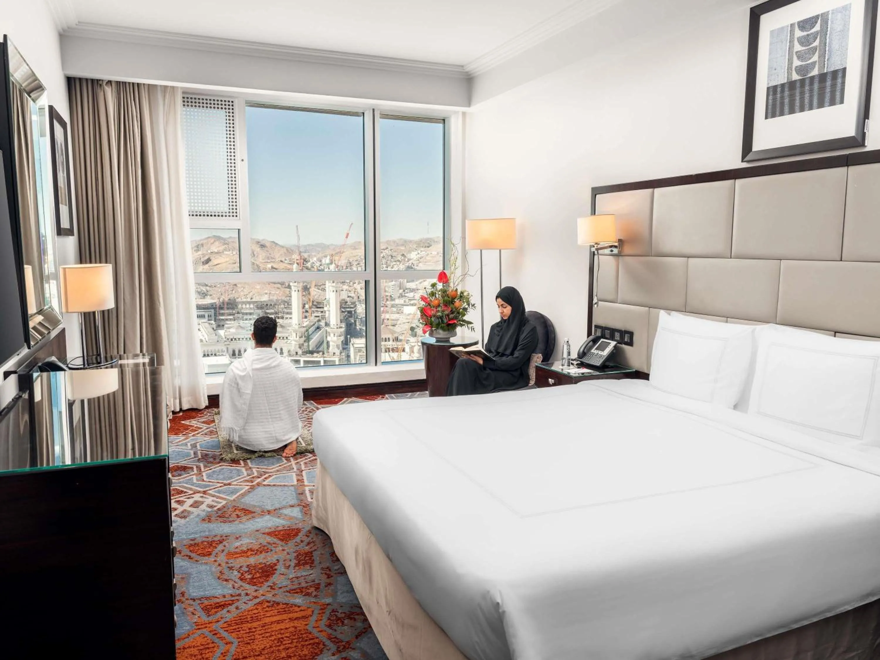 Bedroom, Bed in Swissotel Makkah